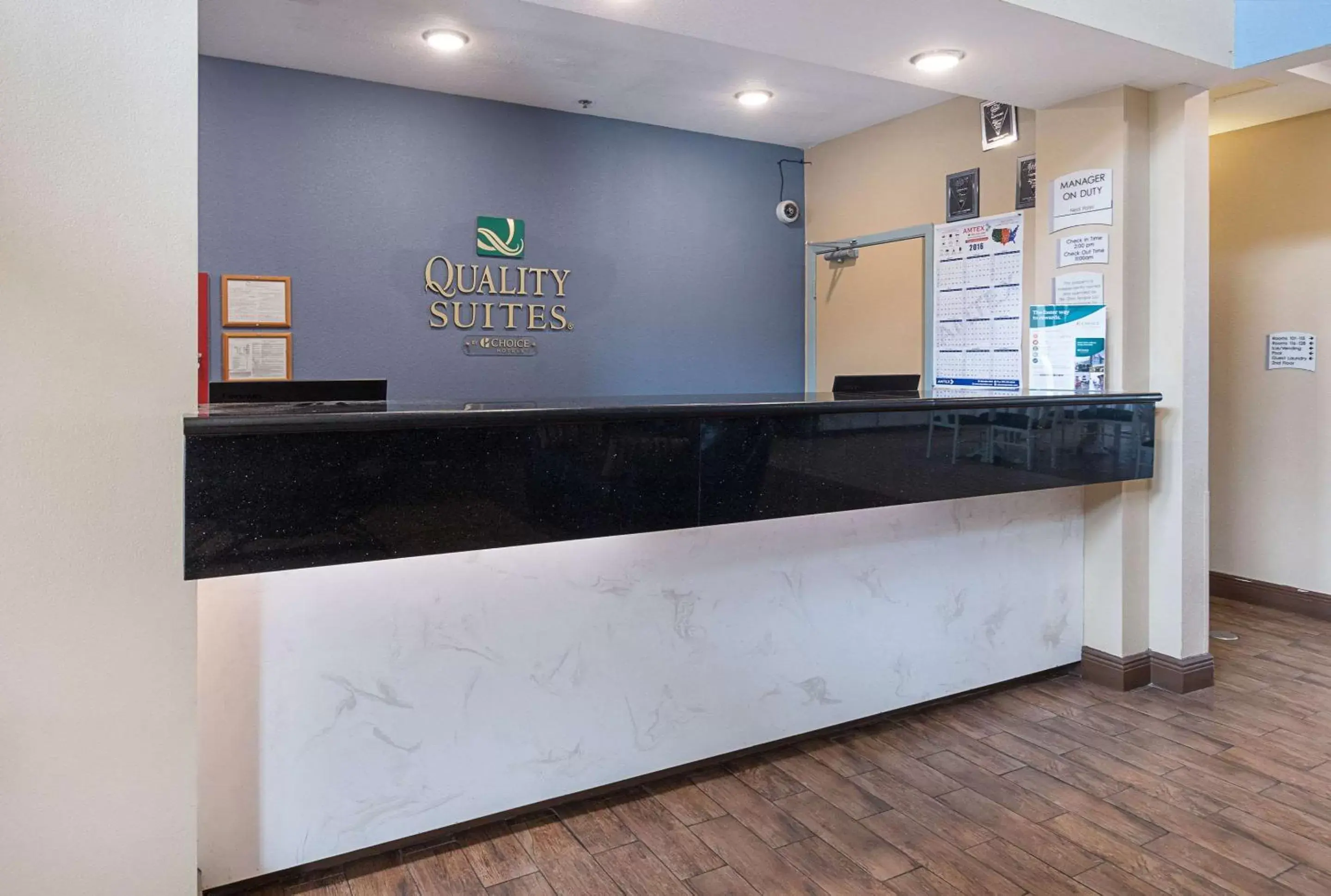 Lobby or reception in Quality Suites Lobby or reception in Quality Suites