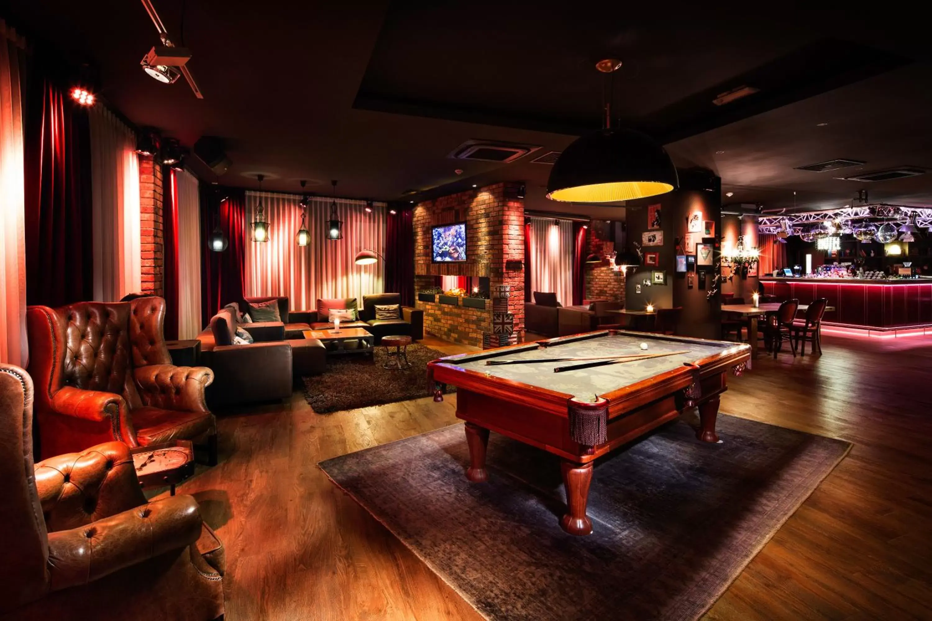 Restaurant/places to eat, Billiards in Penta Hotel Ipswich