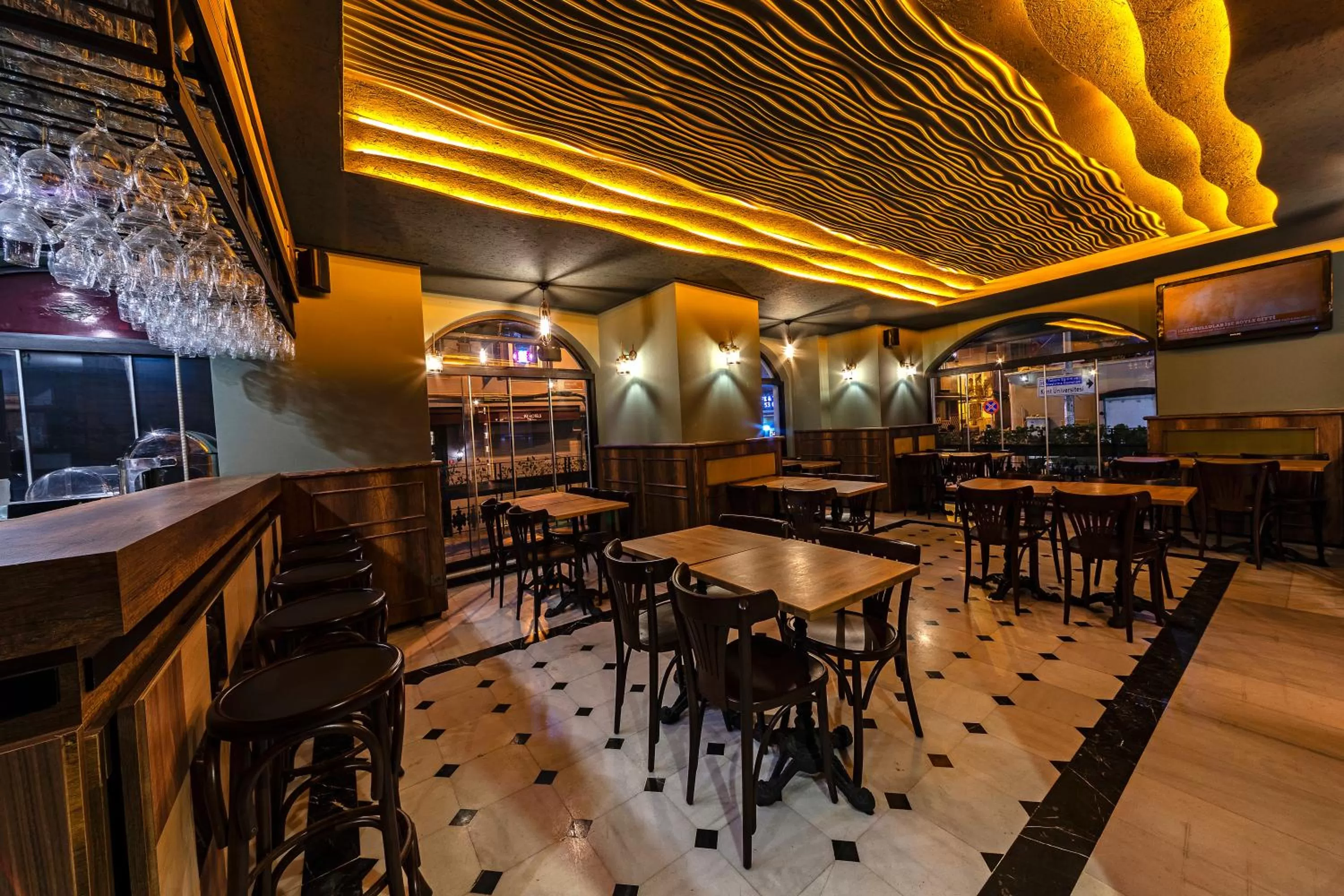 Restaurant/places to eat in Santa Ottoman Hotel