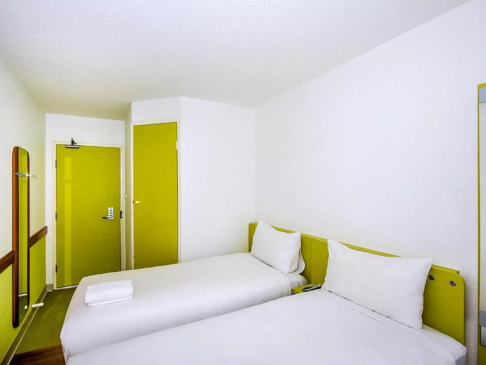 Property building, Bed in ibis Budget - St Peters