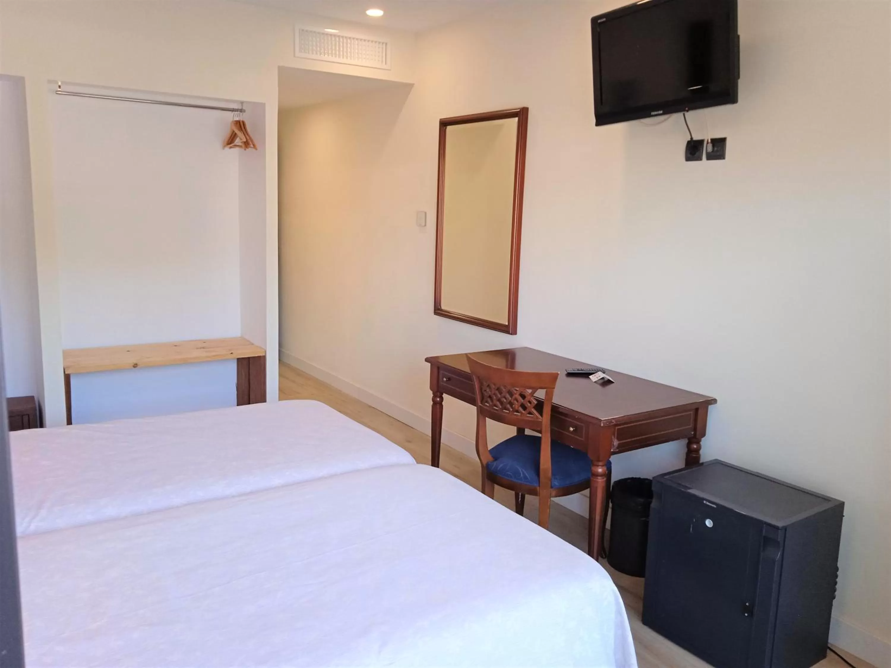 Photo of the whole room, Bed in Hotel 153