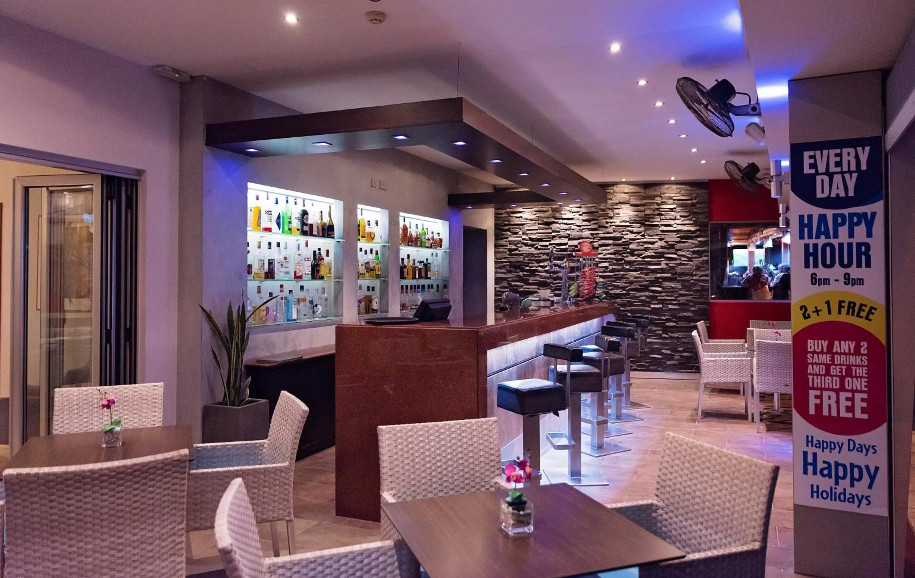 Lounge or bar in Pyramos Hotel