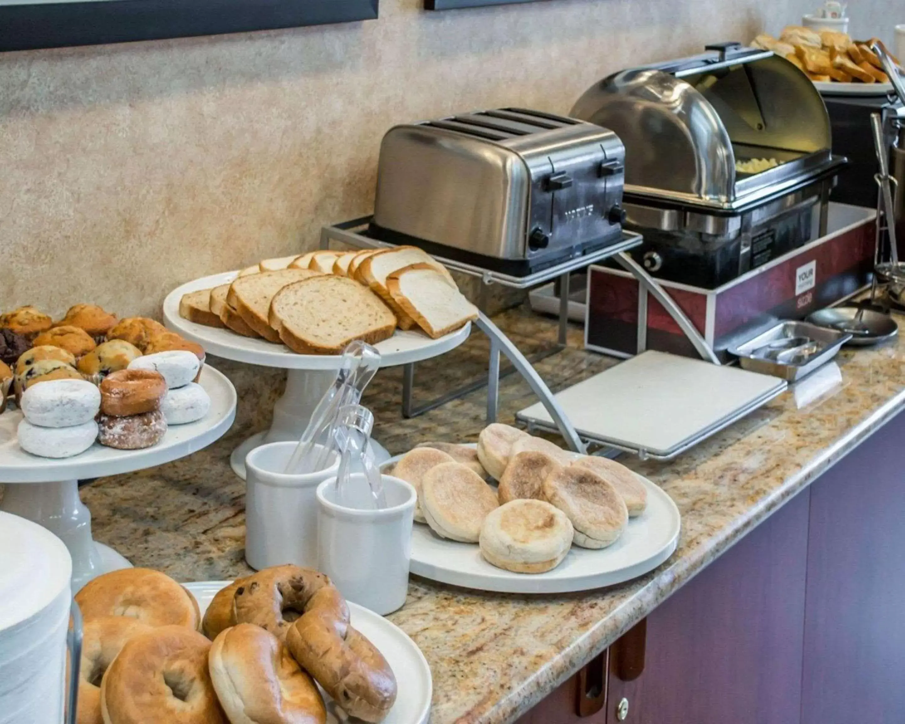 Restaurant/places to eat, Breakfast in Comfort Suites Portland Southwest