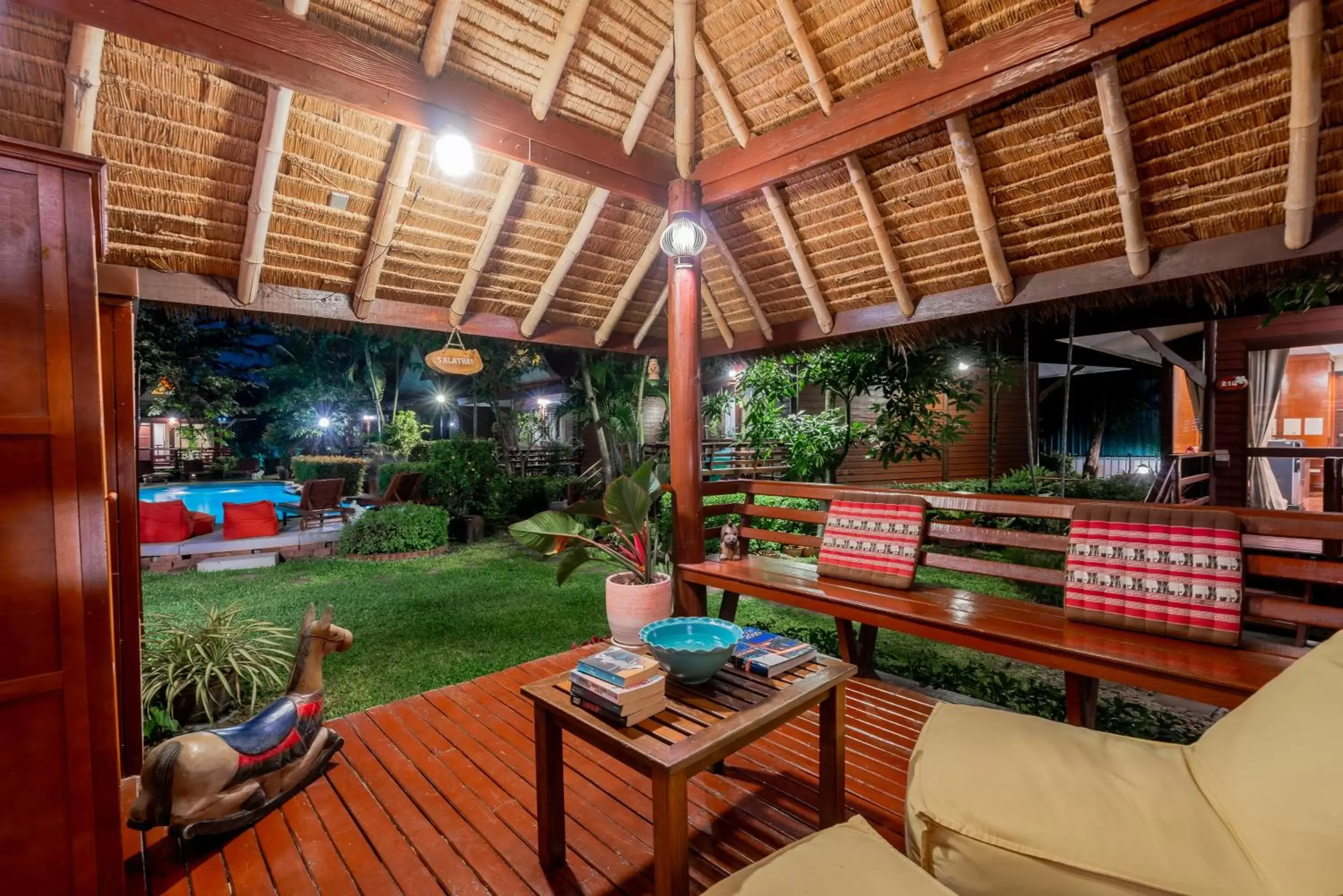 Seating area in Baan Duangkaew Resort