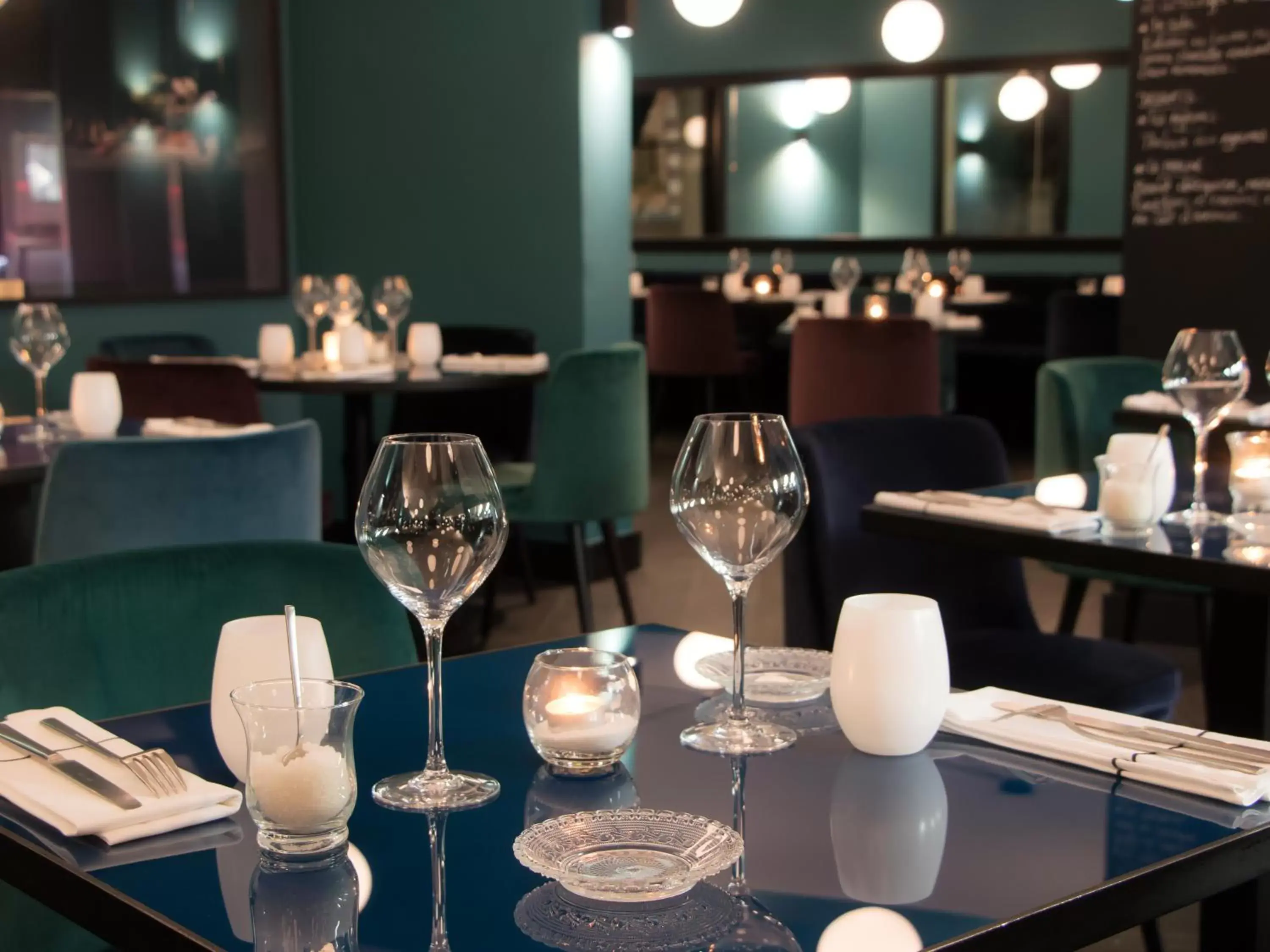 Meals, Restaurant/Places to Eat in Hôtel-Restaurant Bel Ami