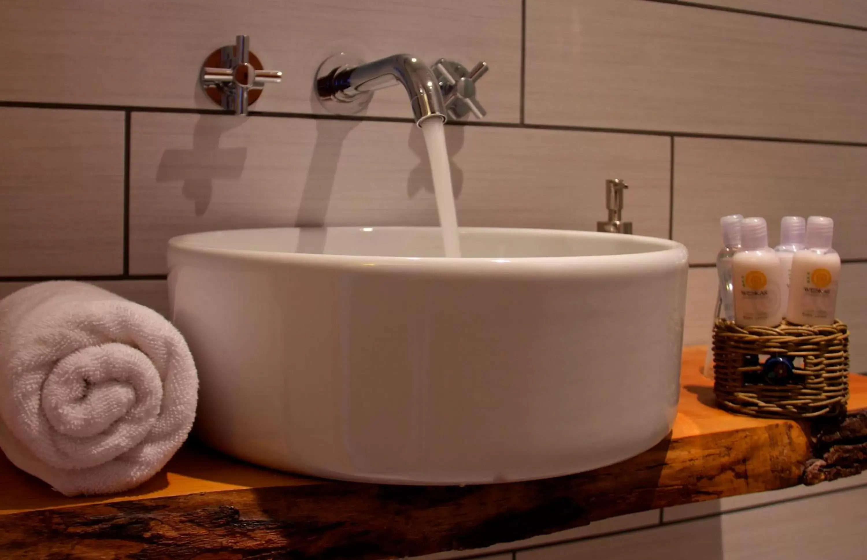 Bathroom in Weskar Lodge Hotel