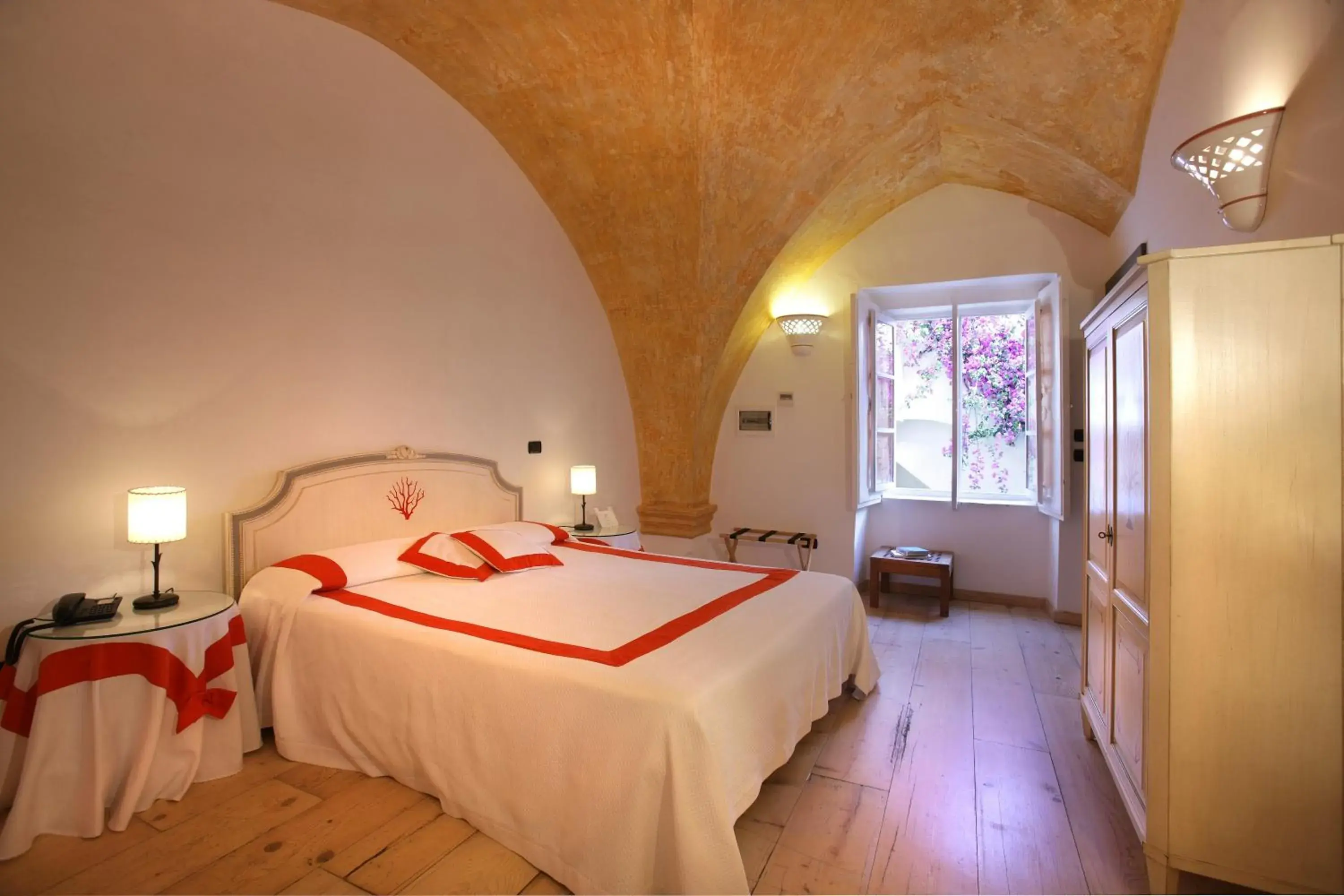 Bedroom, Bed in Relais Corte Palmieri & Il Chiostro - Residenza d'epoca