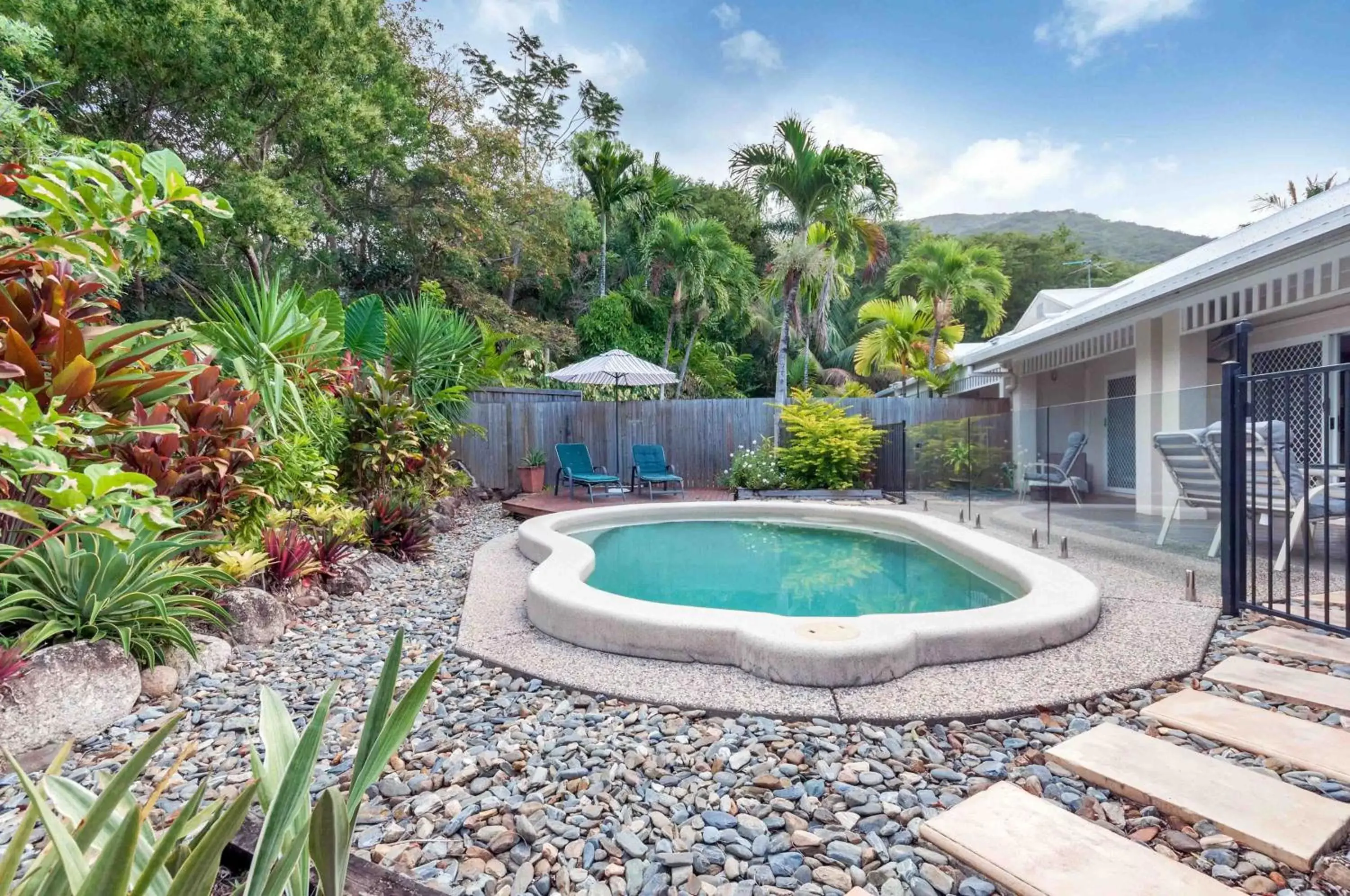 Day, Swimming Pool in The Villas Palm Cove