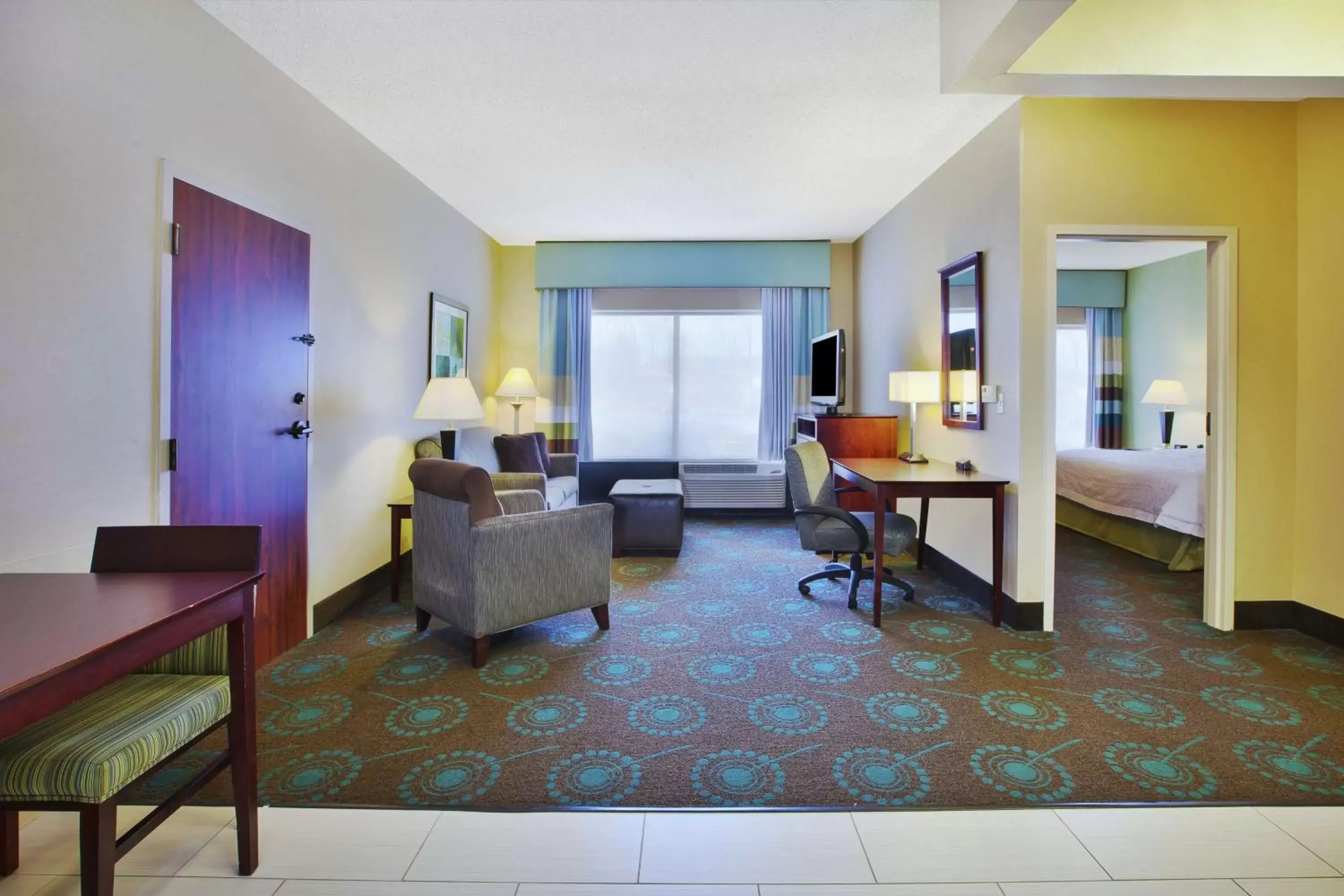 Bedroom, Seating Area in Hampton Inn & Suites South Bend