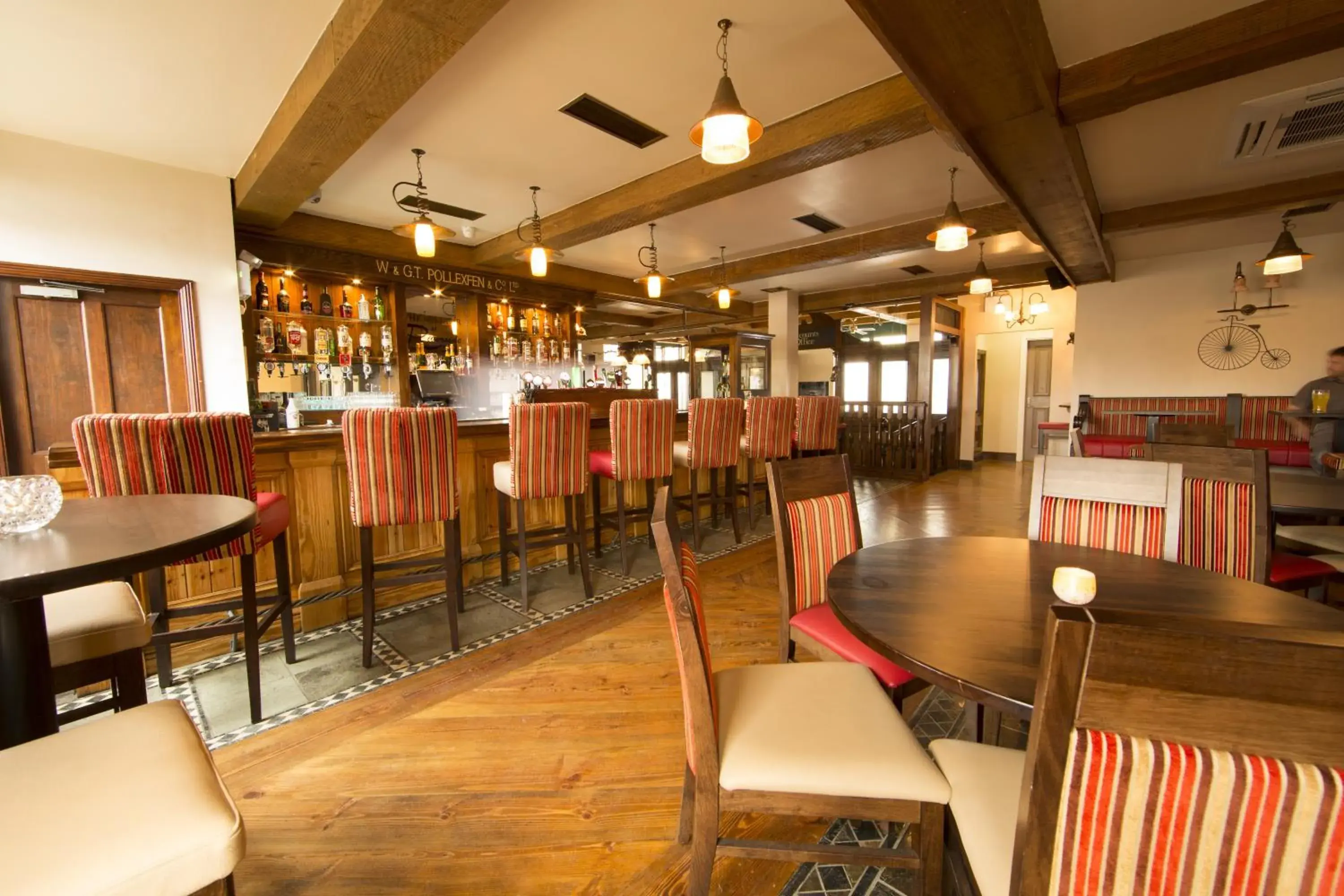 Lounge or bar, Restaurant/Places to Eat in Riverside Hotel