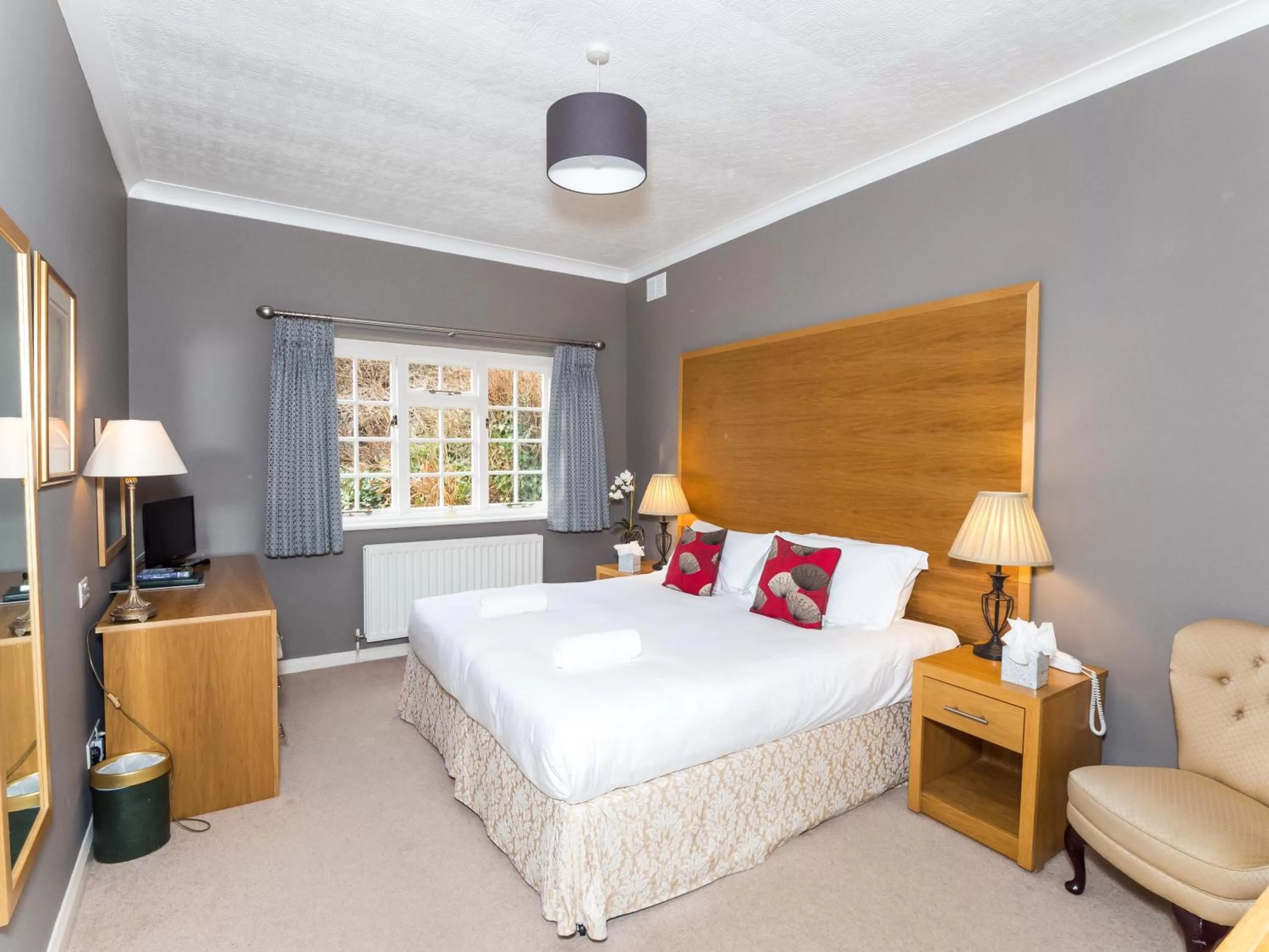 Photo of the whole room, Bed in Lyzzick Hall Hotel