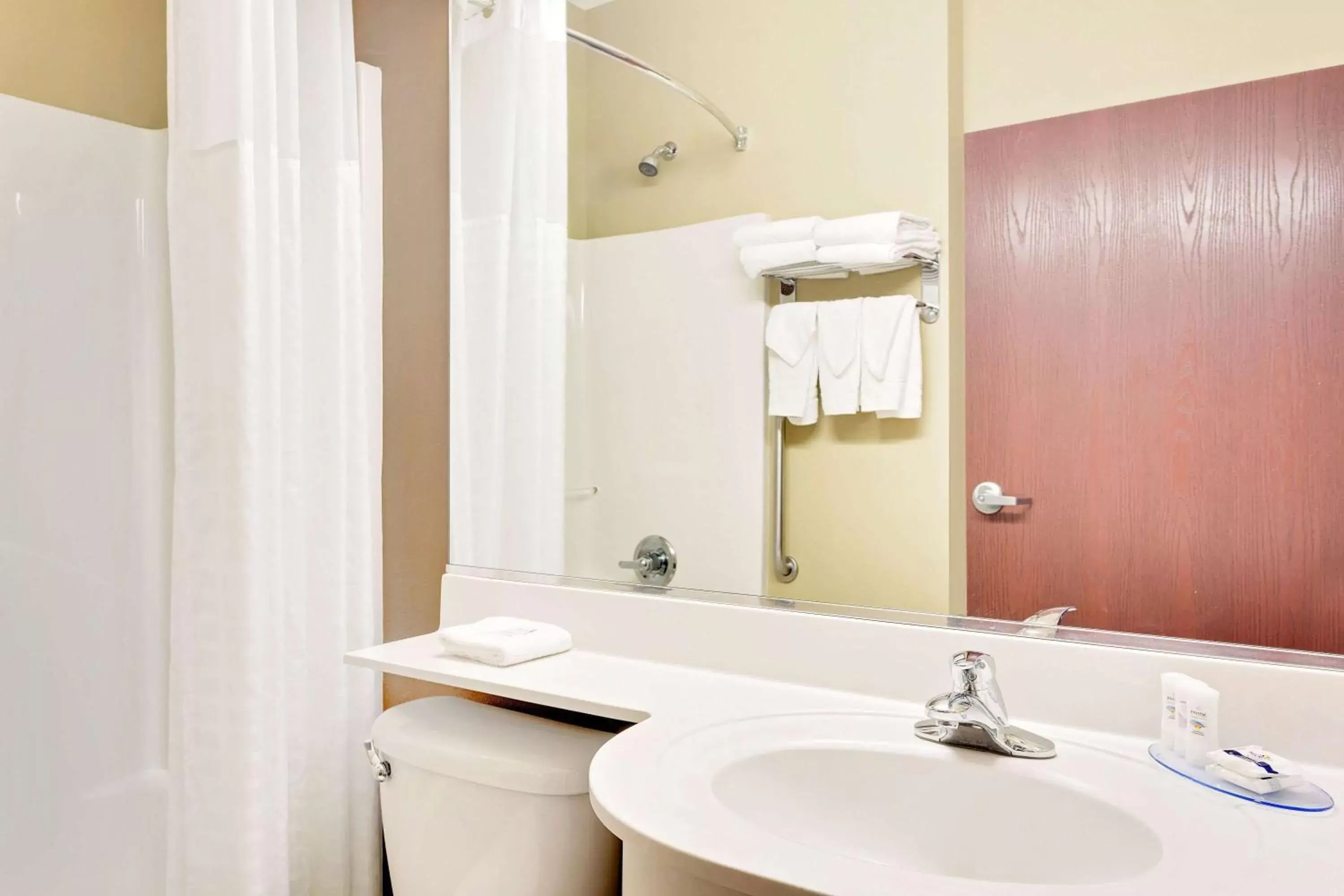 Shower, Bathroom in Microtel Inn & Suites by Wyndham Perry