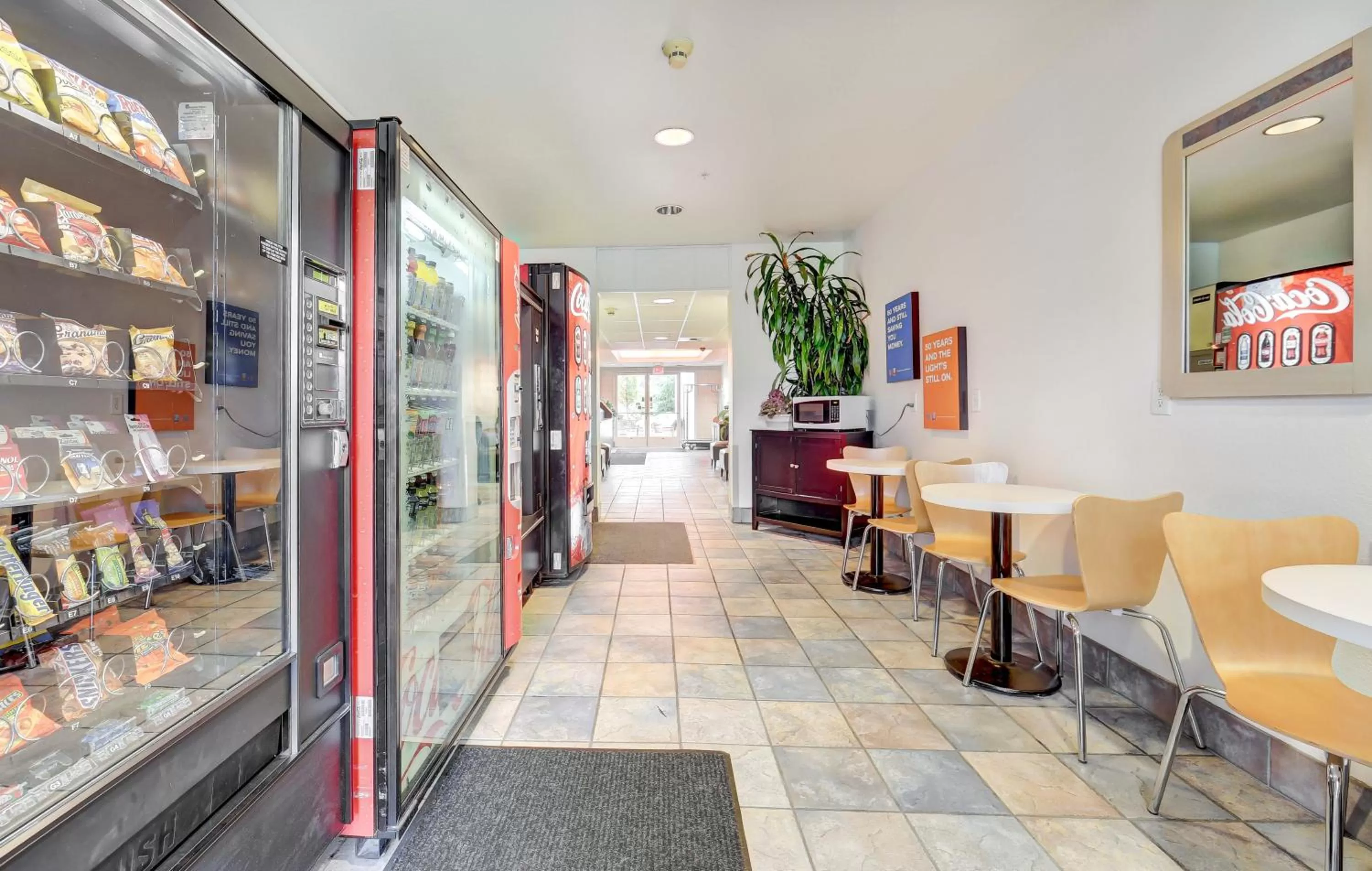 Supermarket/grocery shop in Motel 6-Roseburg, OR