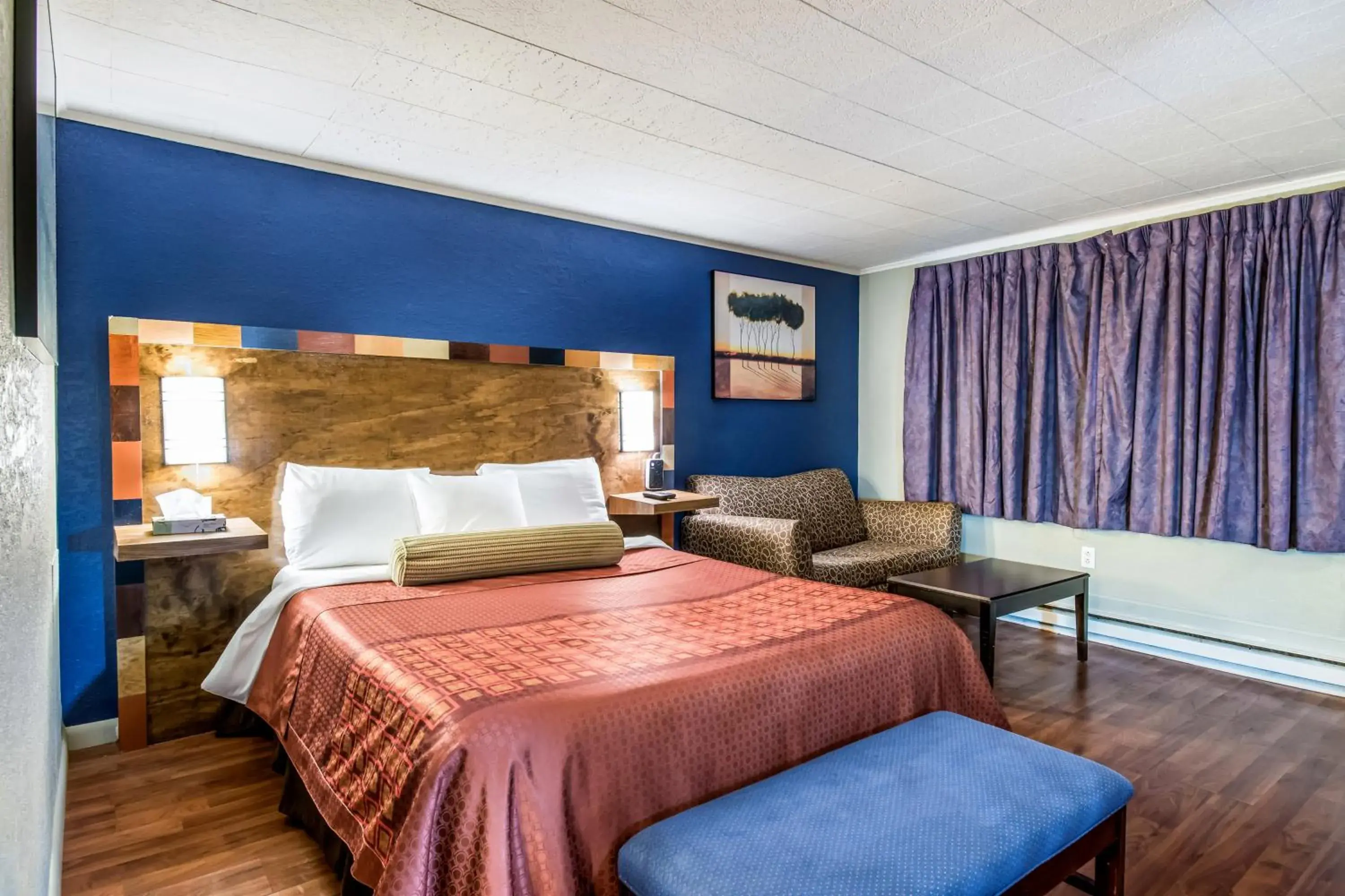 Bed in Highland Inn New Cumberland Bed in Highland Inn New Cumberland