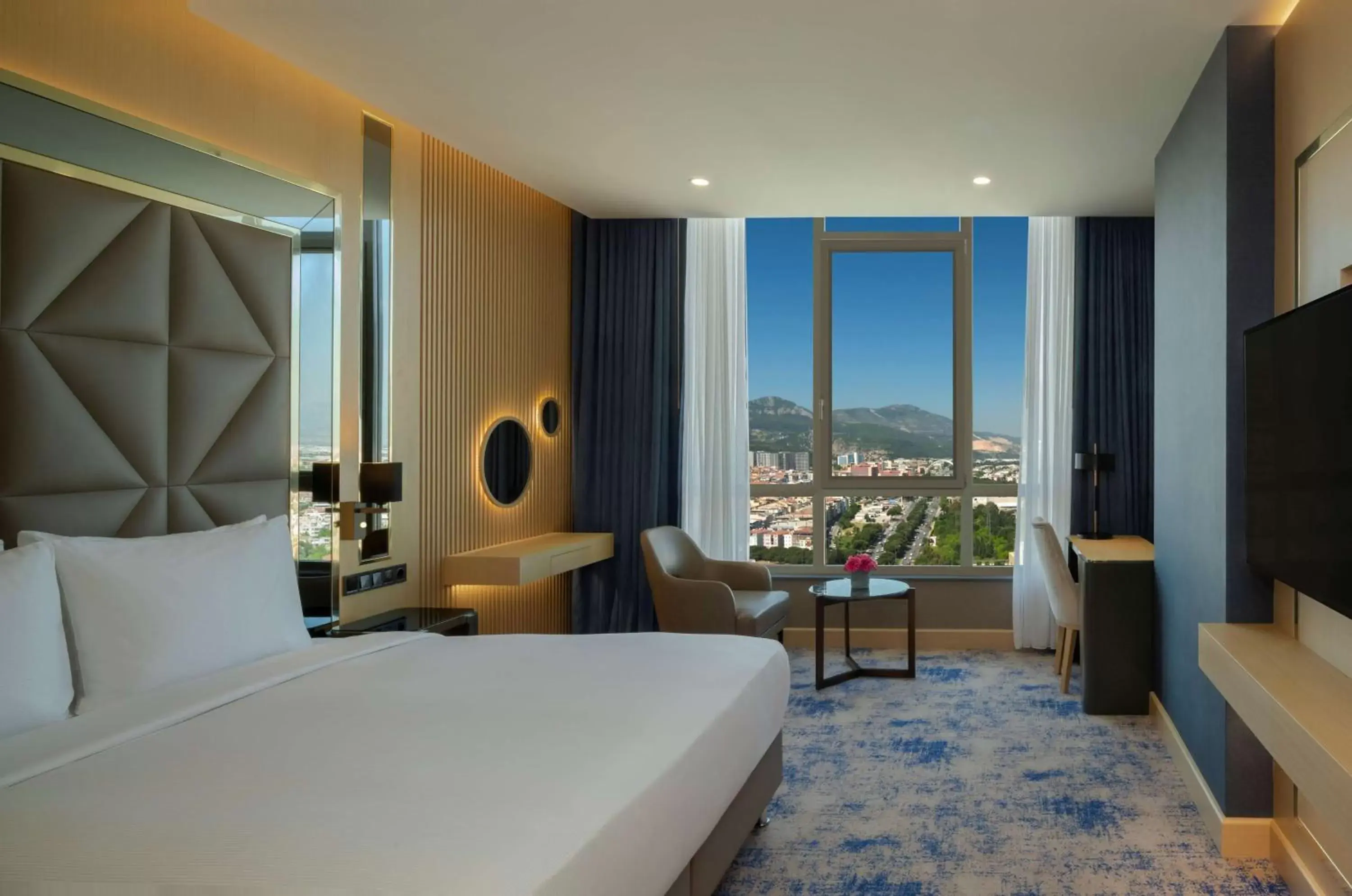 Bedroom in DoubleTree by Hilton Manisa