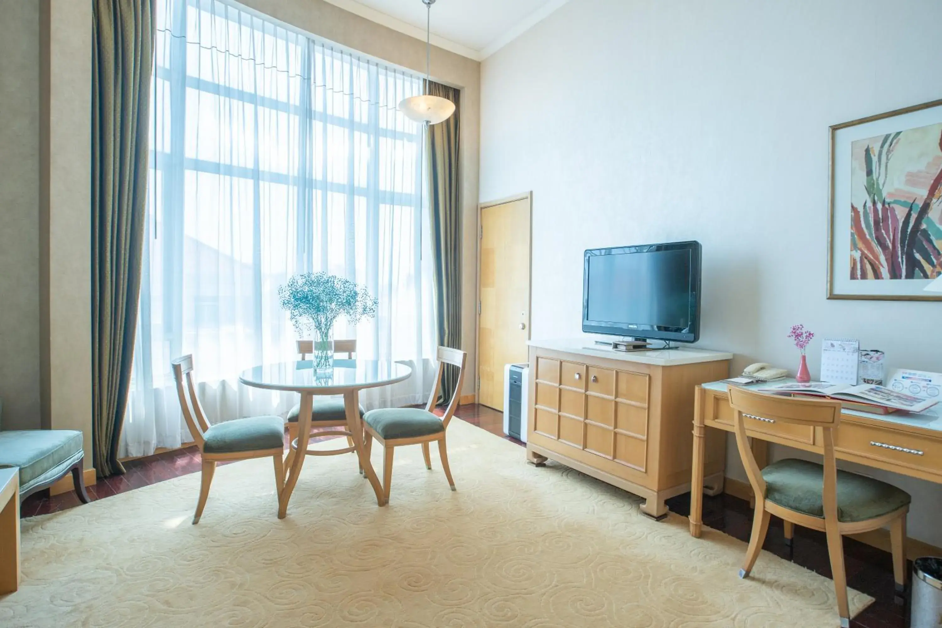 Living room, TV/Entertainment Center in Shantou Junhua Haiyi Hotel