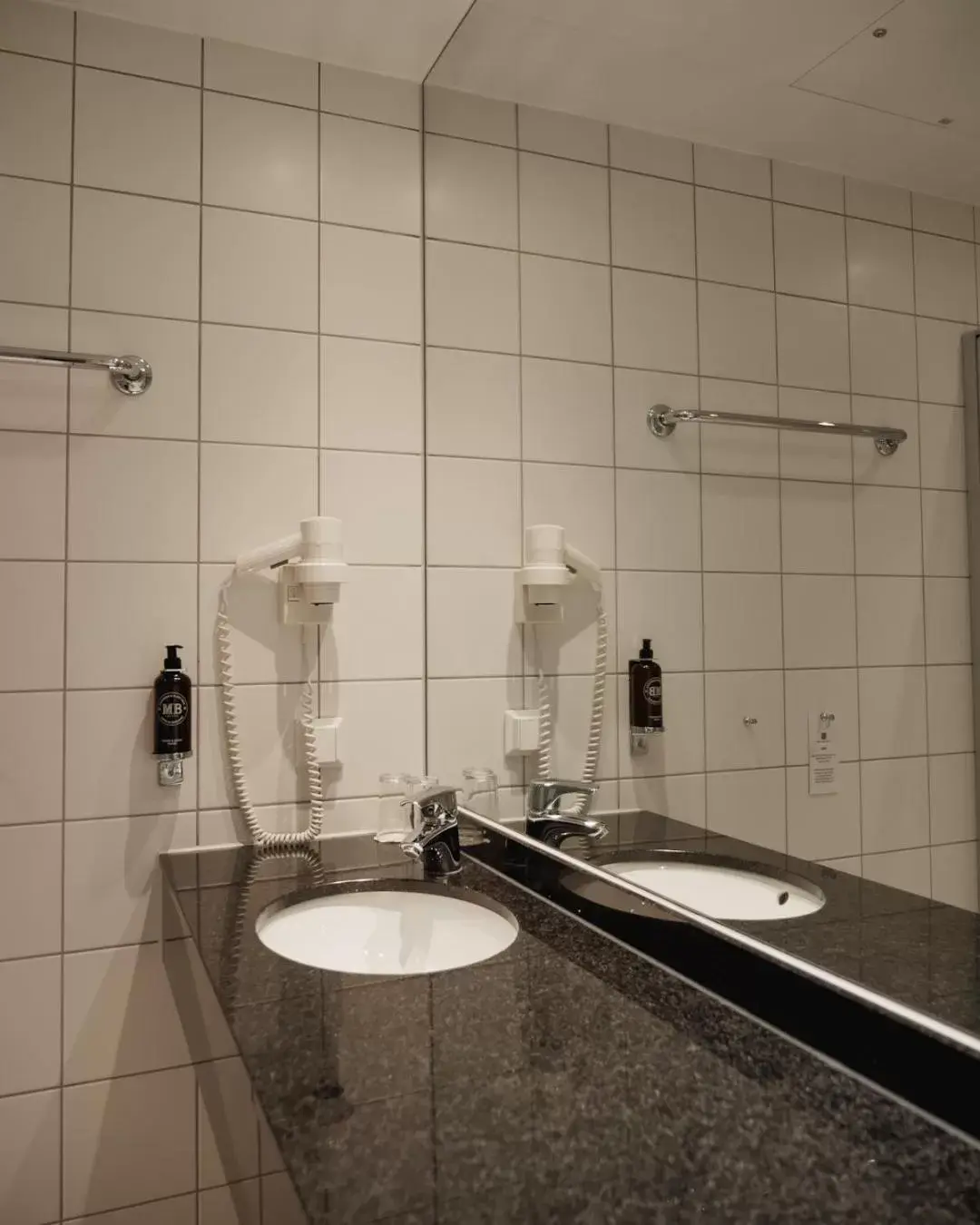 Bathroom in Strand Hotel Fevik - by Classic Norway Hotels