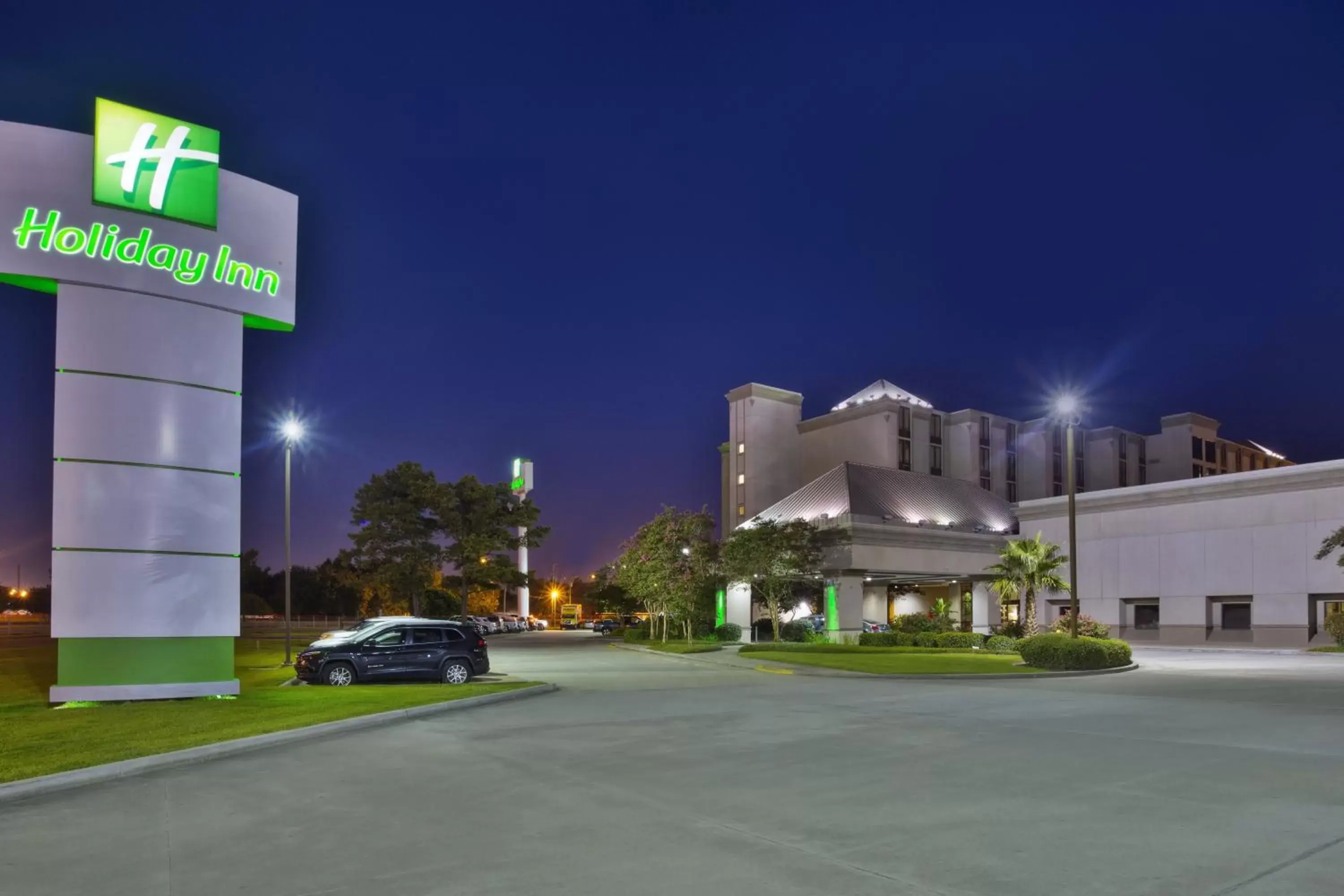 Property Building in Holiday Inn Baton Rouge-South, an IHG Hotel