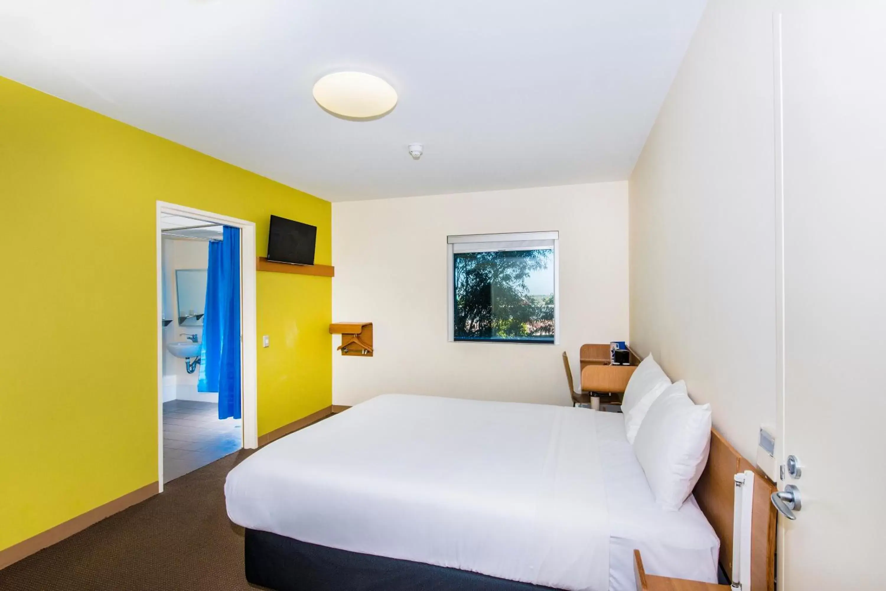 Bed, Room Photo in ibis Budget Sydney Olympic Park