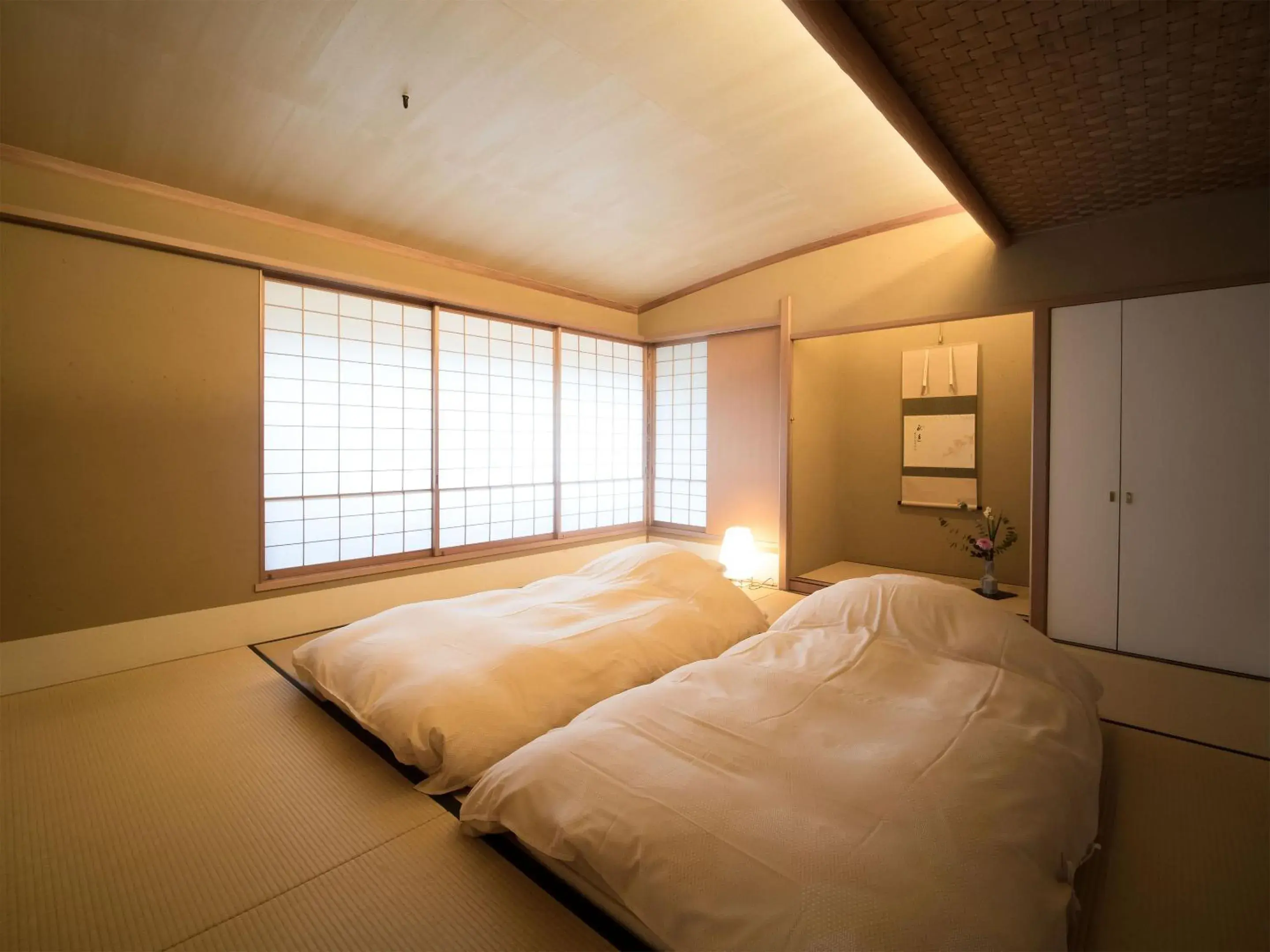 Photo of the whole room, Bed in Ryokan Genhouin