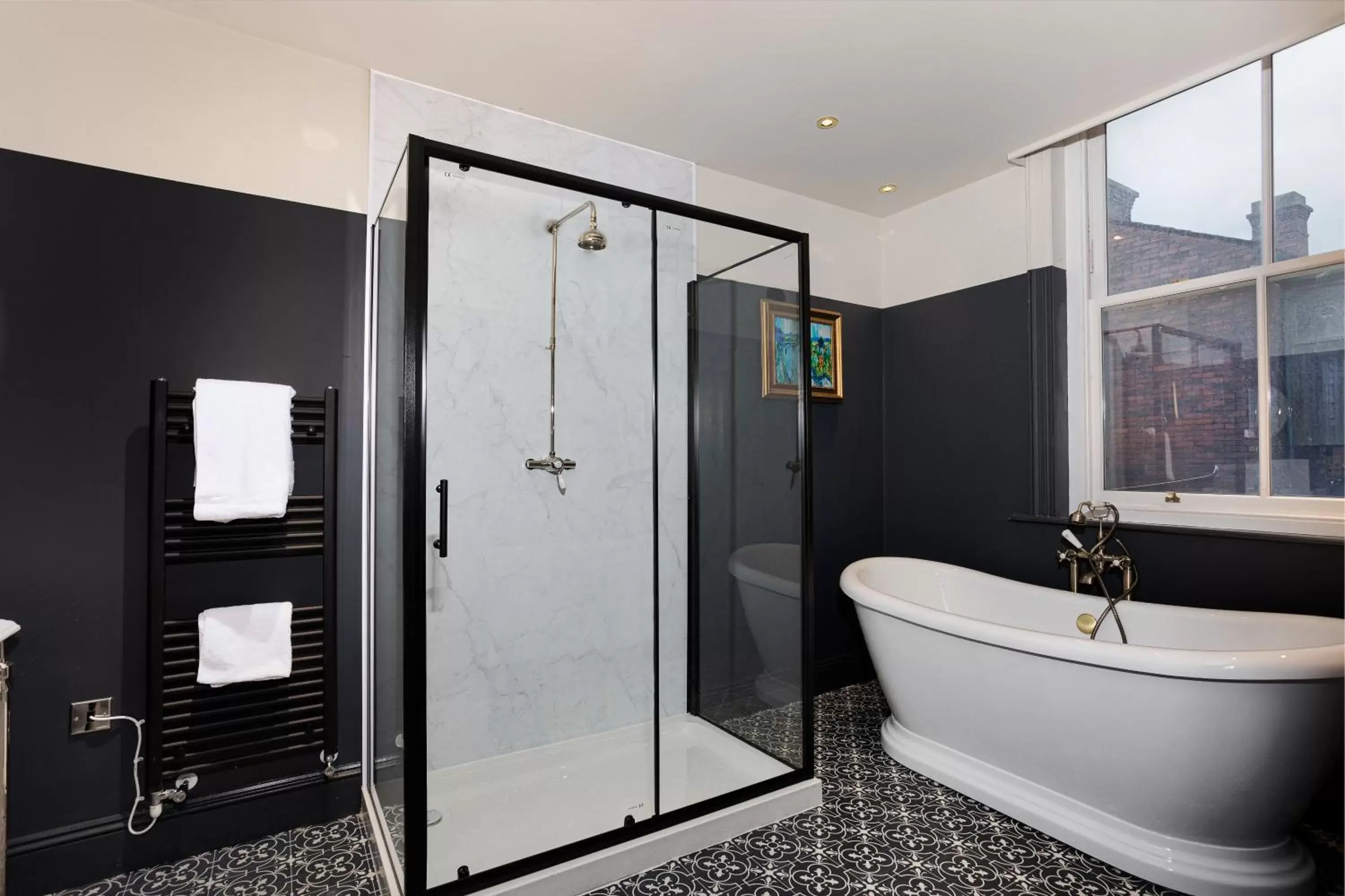 Bathroom in Swan & Railway Hotel Wigan