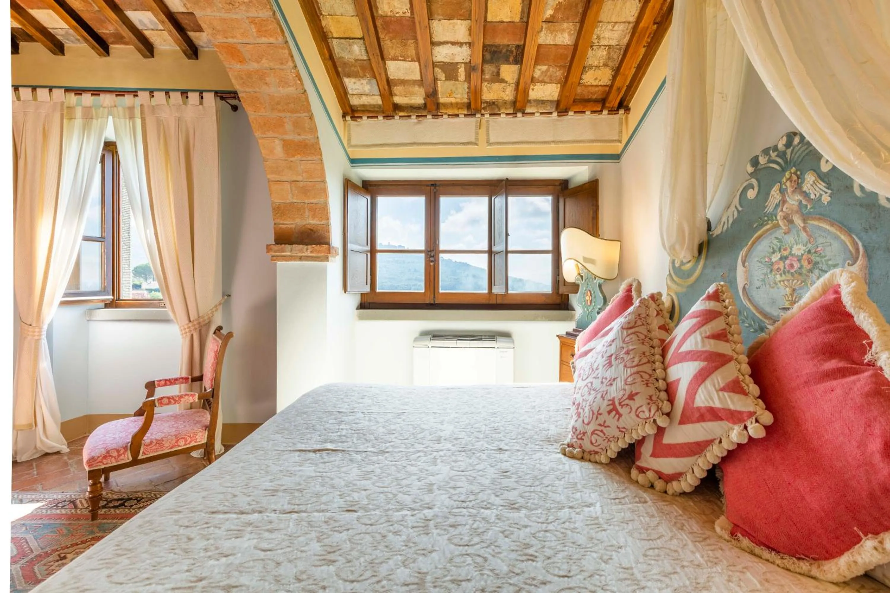 Bed in Il Falconiere Relais & Spa