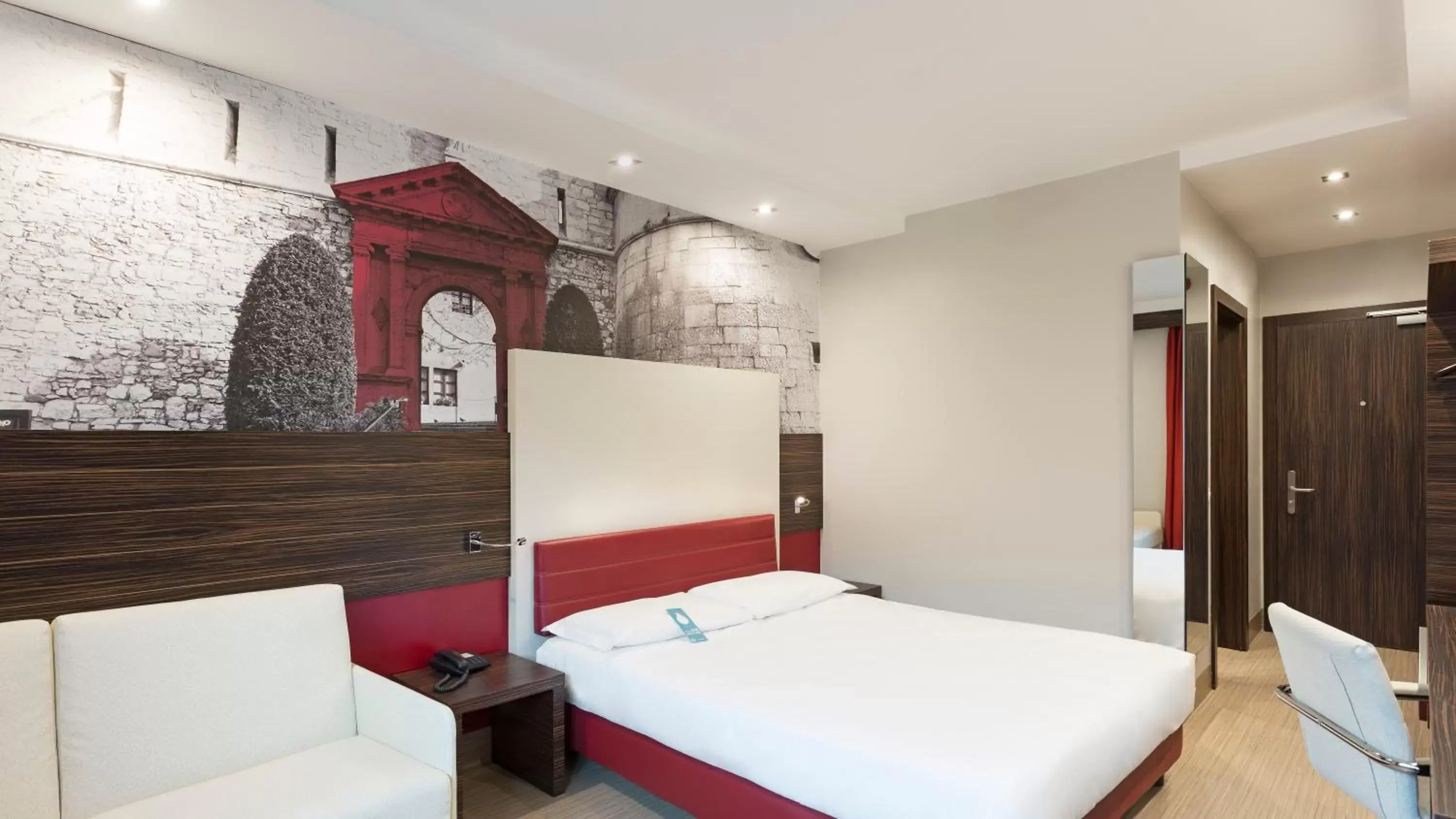 Bedroom, Bed in B&B Hotel Trento