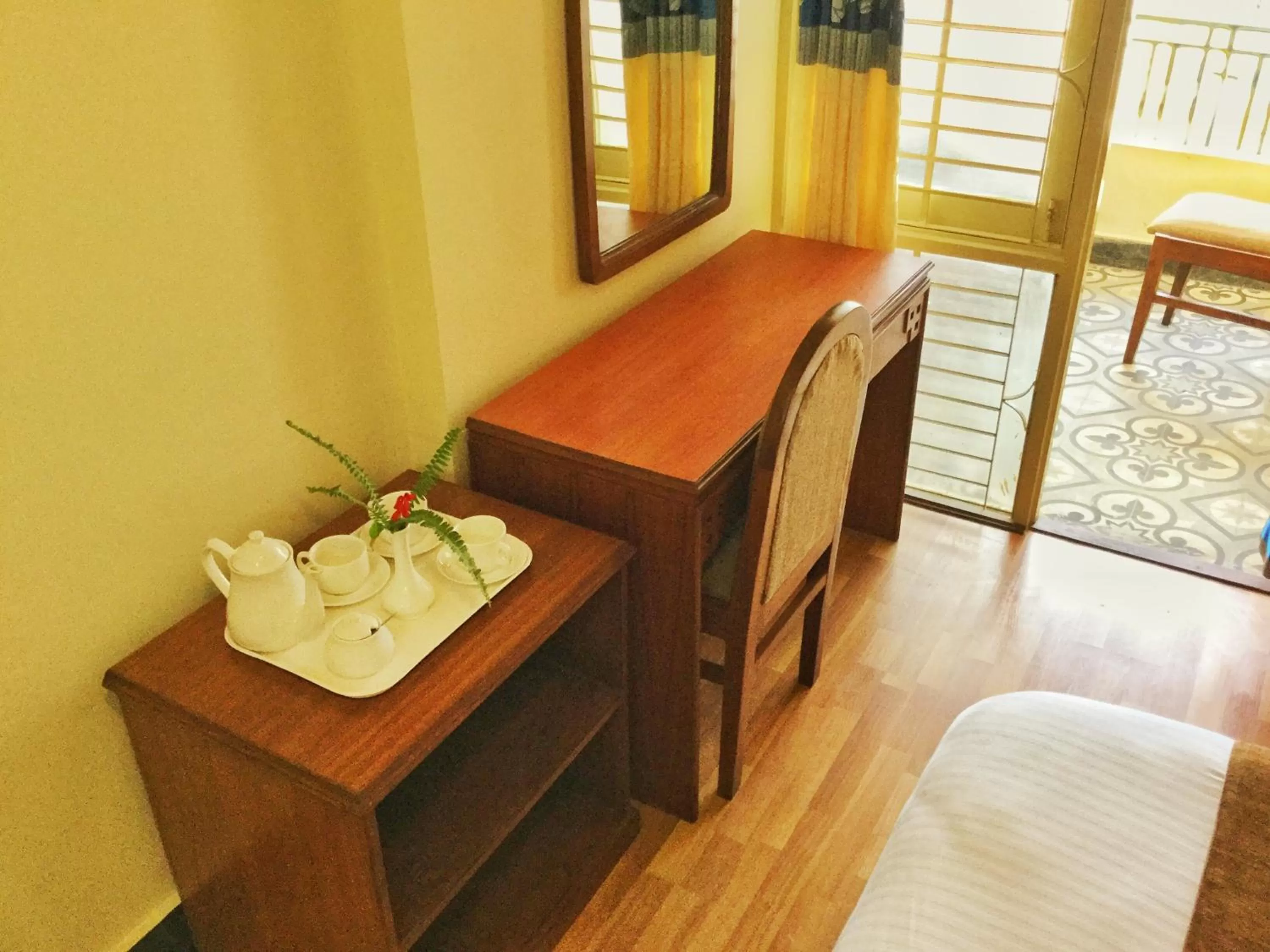 Seating area, Bed in Trekkers Home