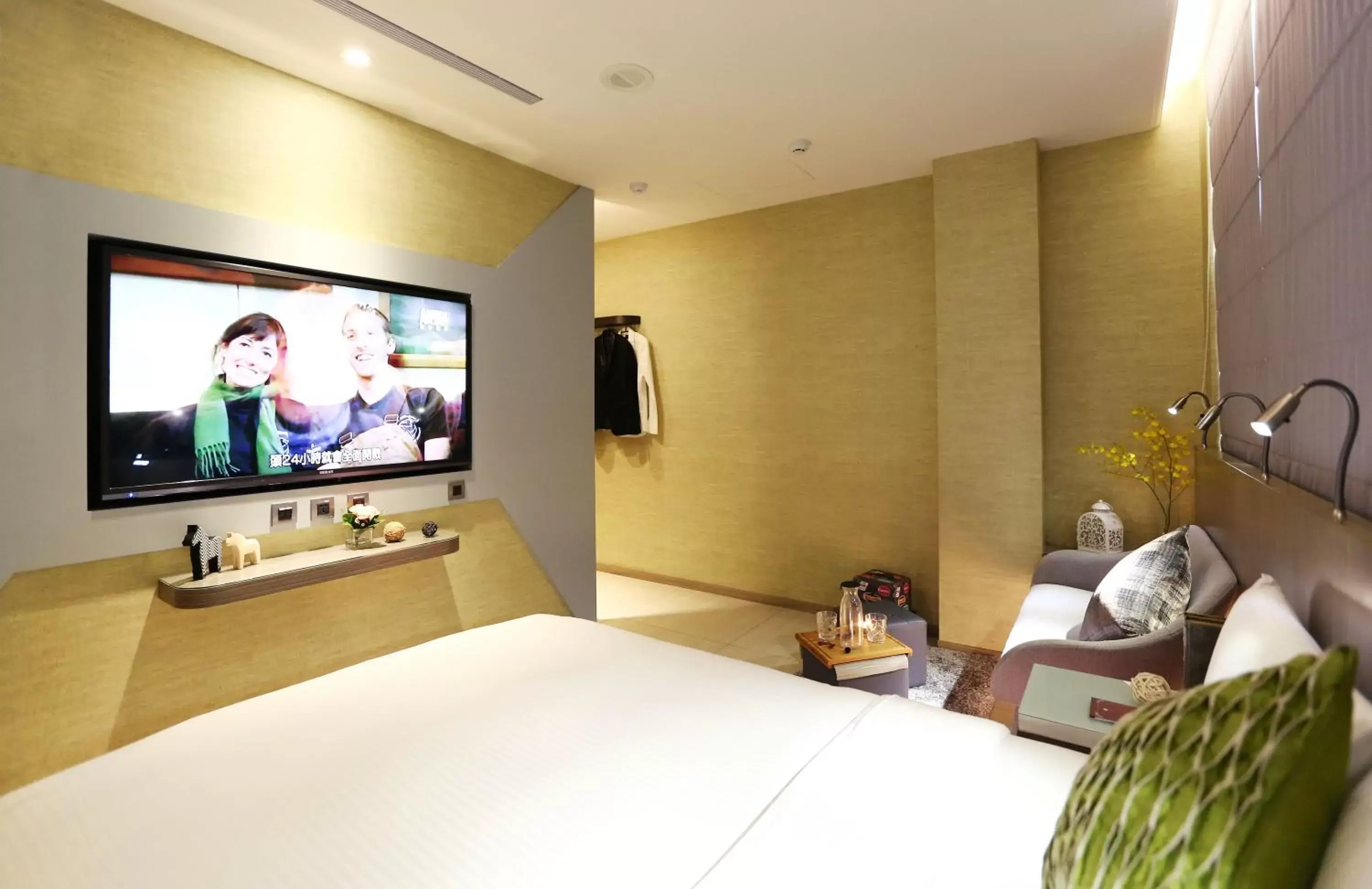Bedroom, TV/Entertainment Center in Beauty Hotels Taipei - Hotel B7