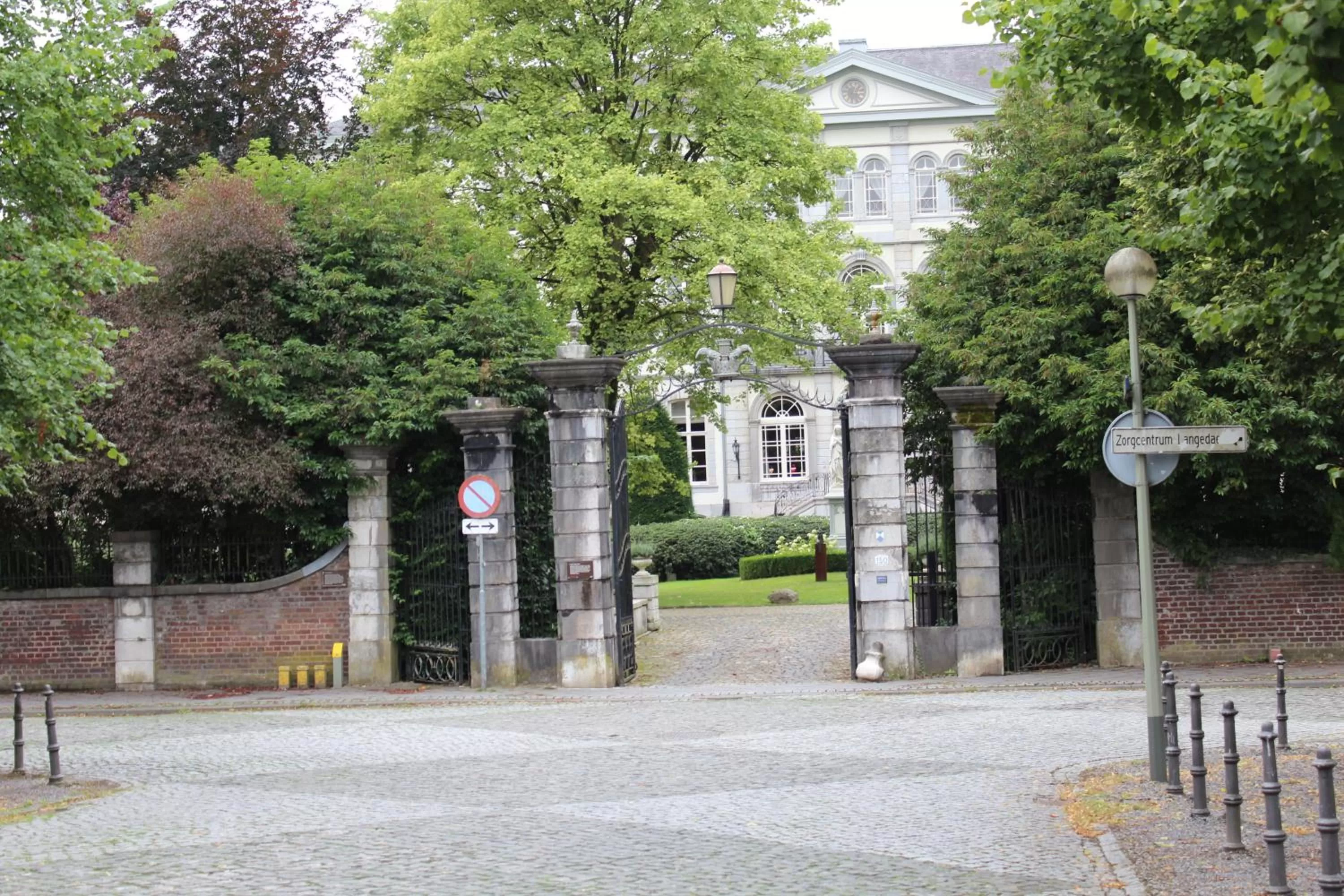 Nearby landmark in B&B Von Clermont Park