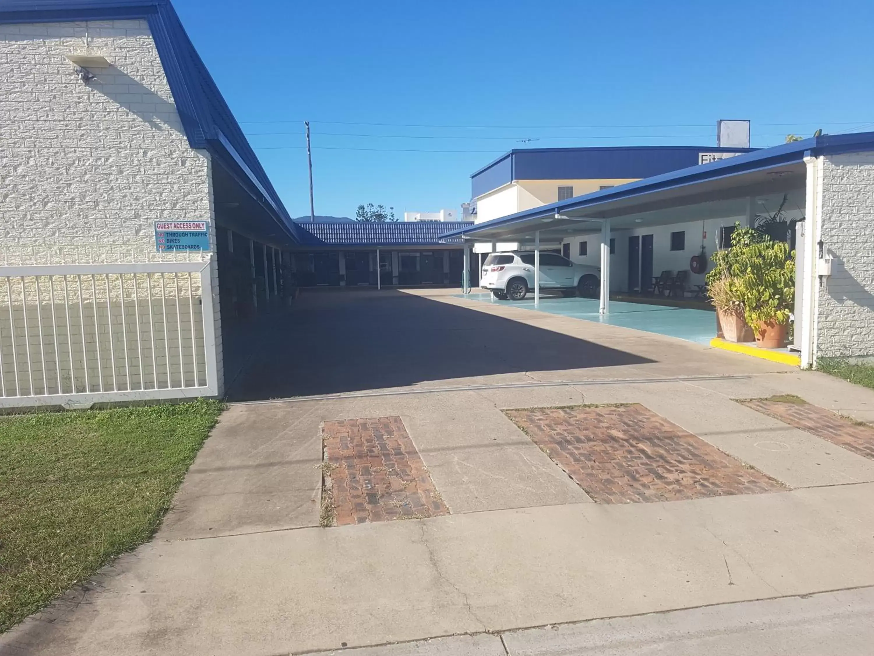 Property building in Y Motels Rockhampton Property building in Y Motels Rockhampton