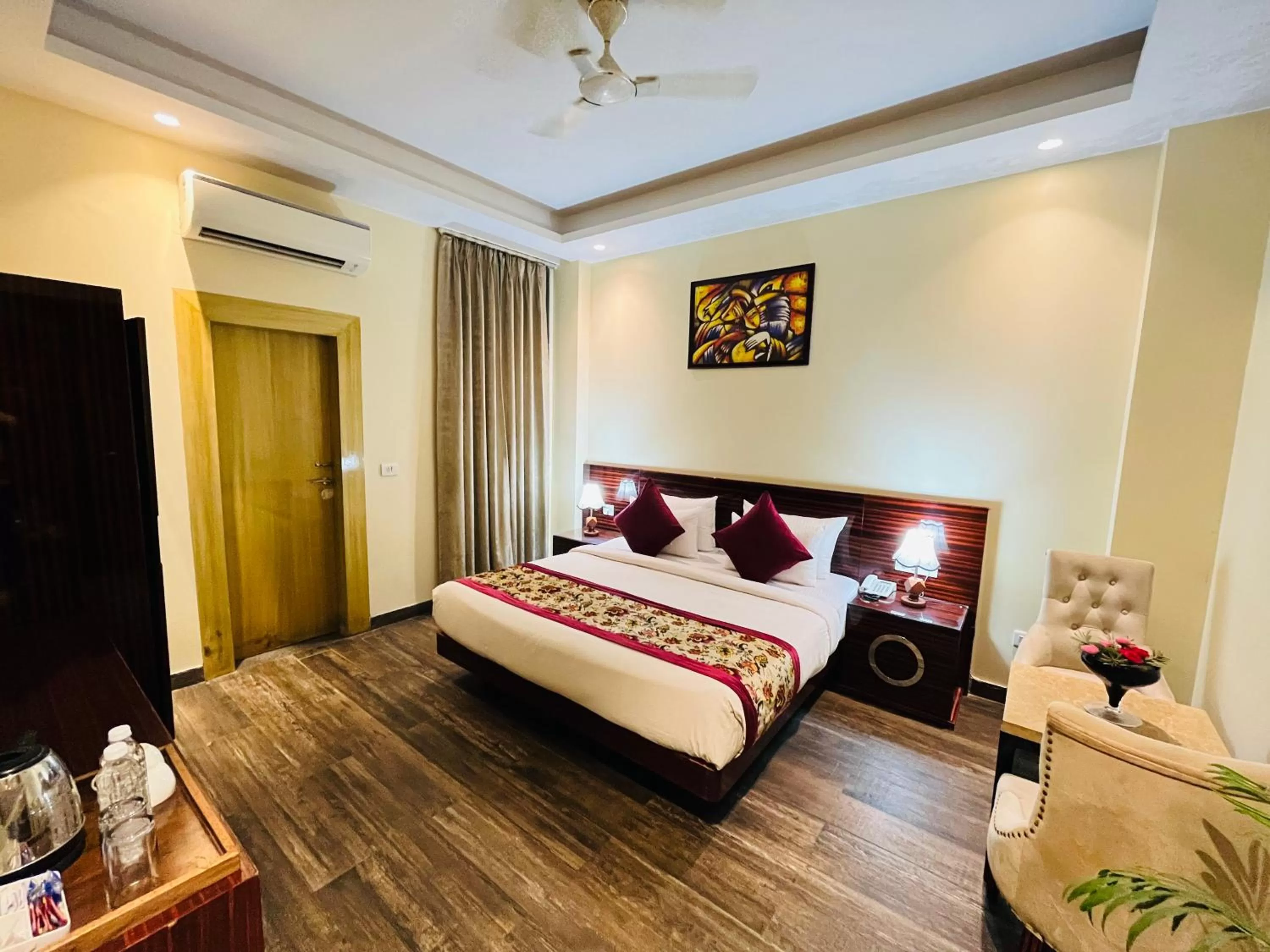 Bed in Hotel Banz near Delhi Airport