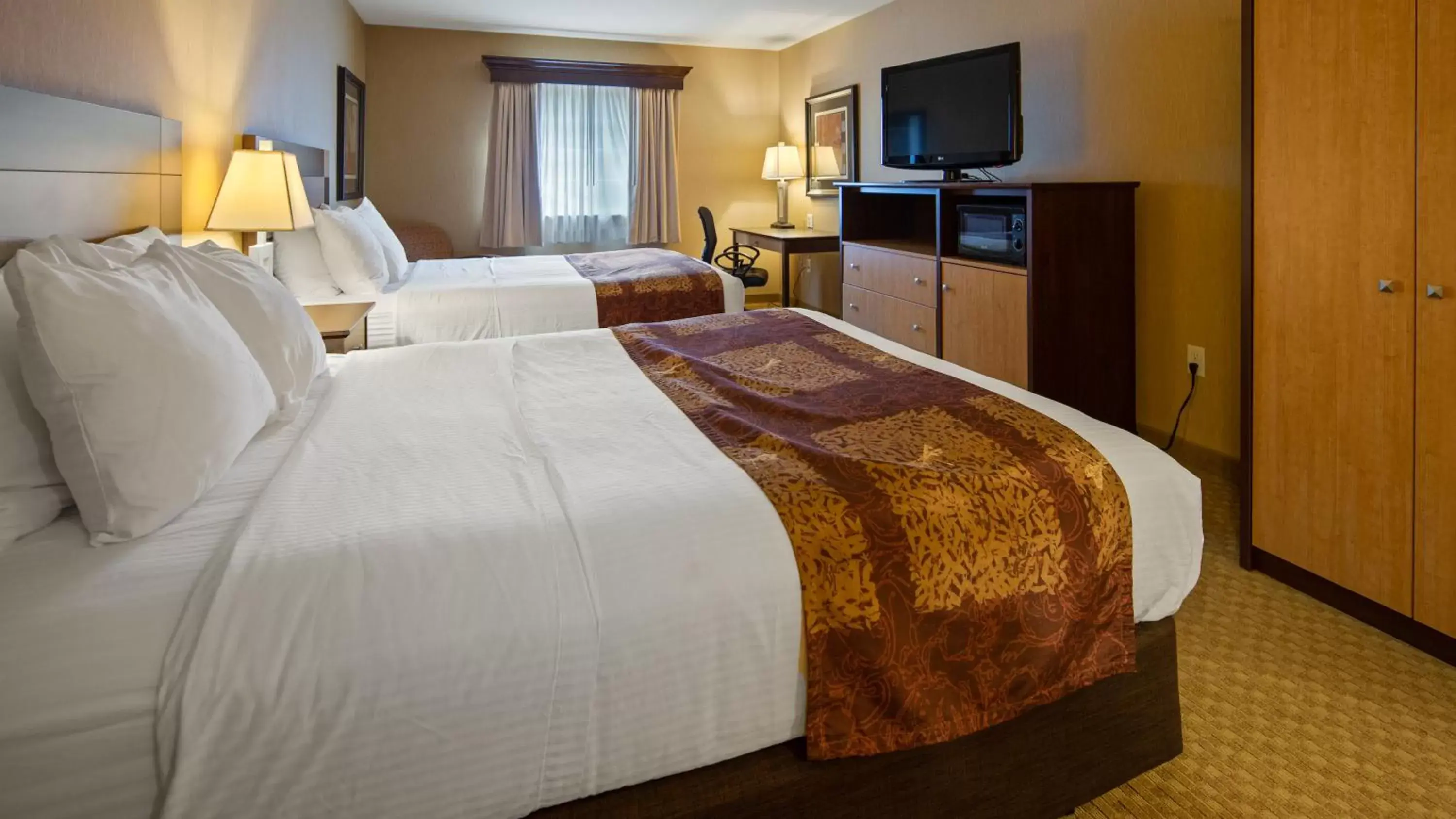 Bedroom, Bed in Crandon Inn & Suites