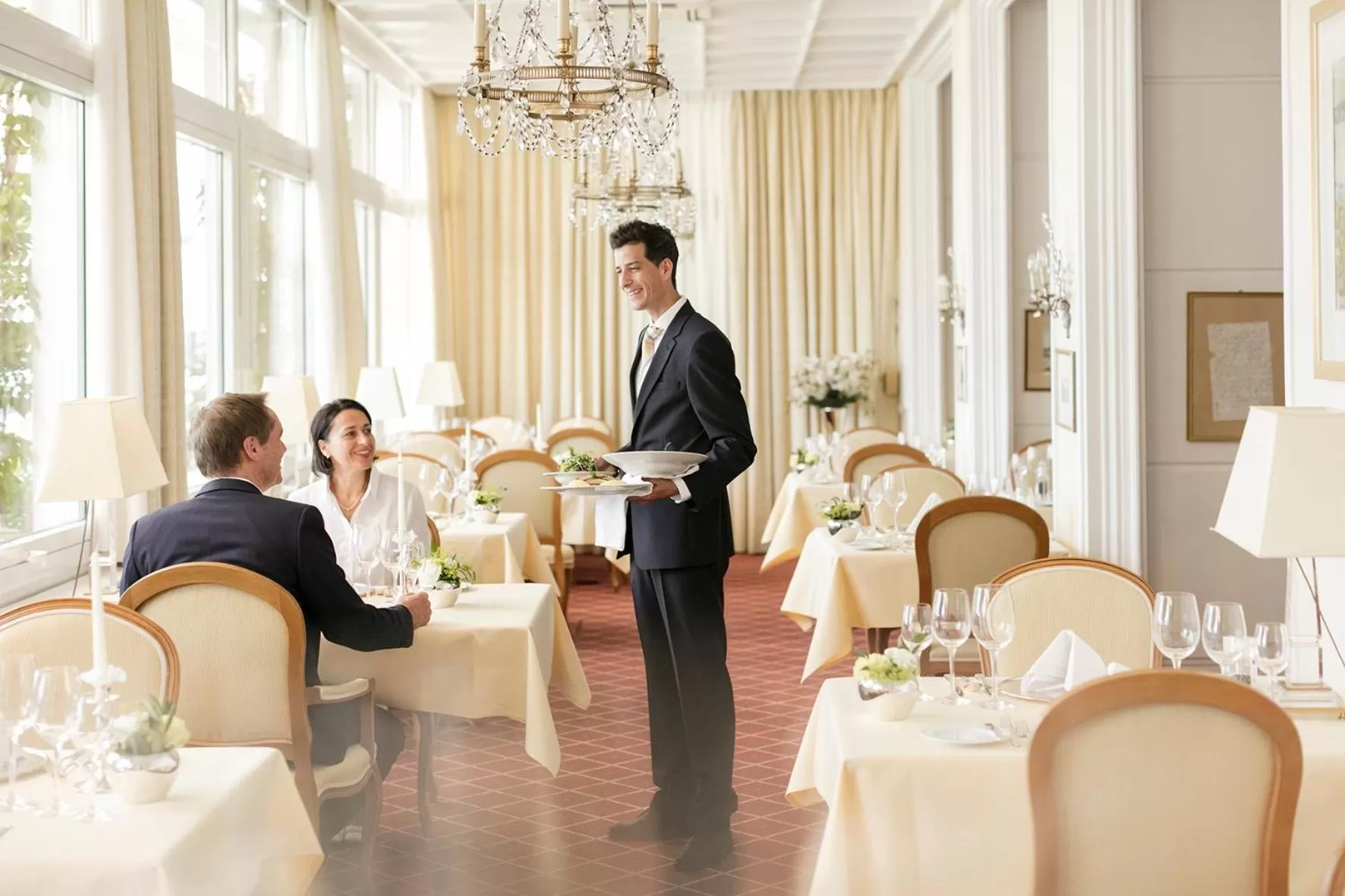 Restaurant/places to eat in Hotel Bayerischer Hof