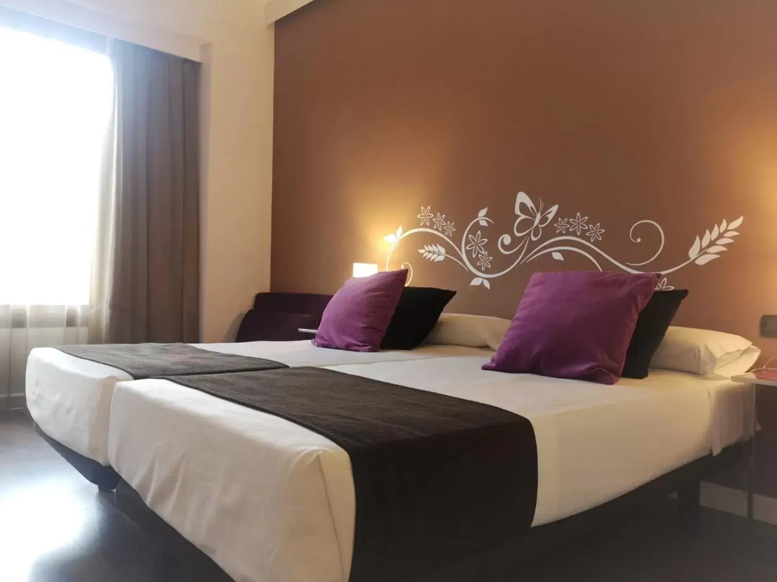 Bedroom, Bed in Hotel Teruel Plaza