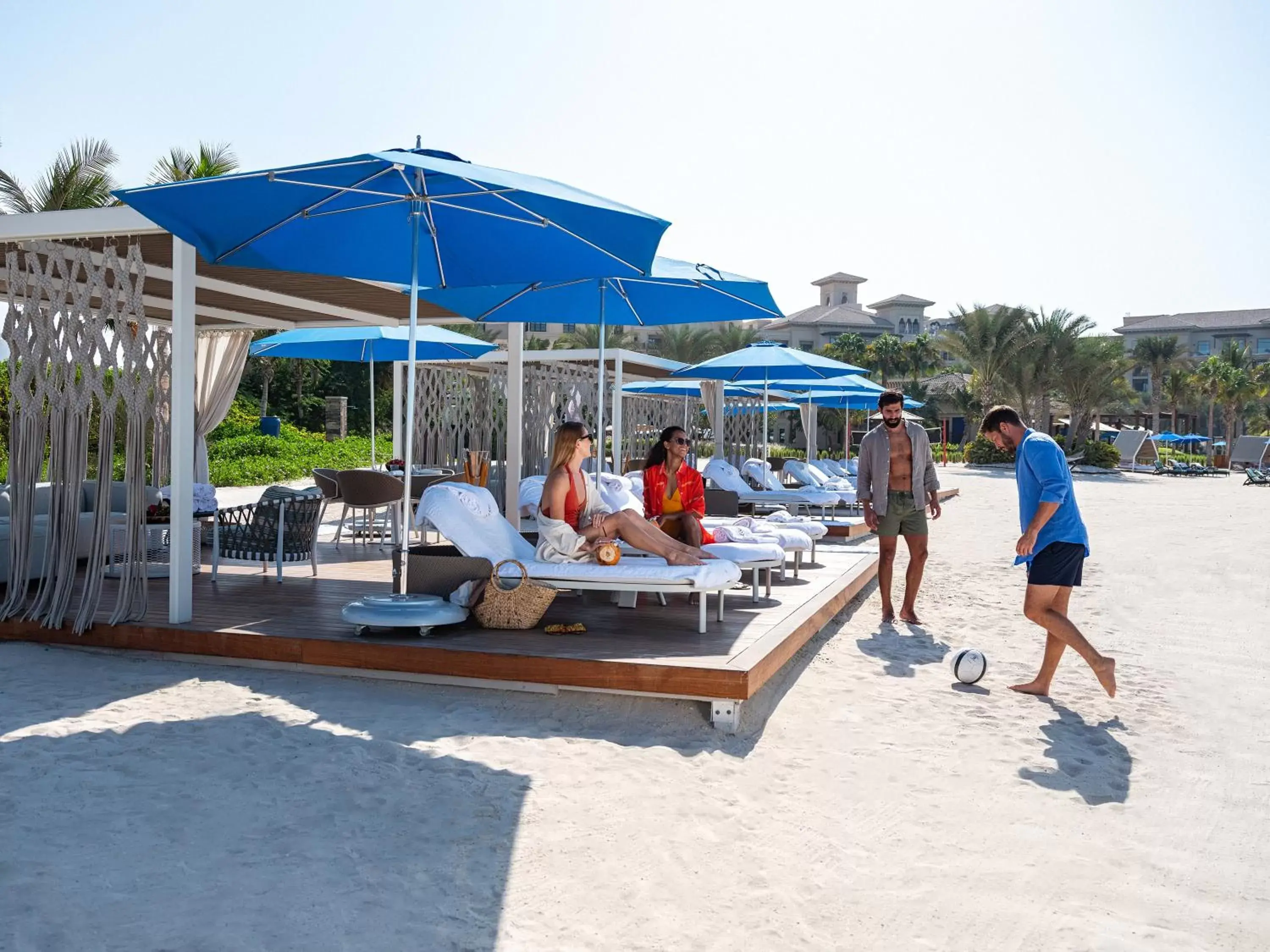 Beach in Four Seasons Resort Dubai at Jumeirah Beach