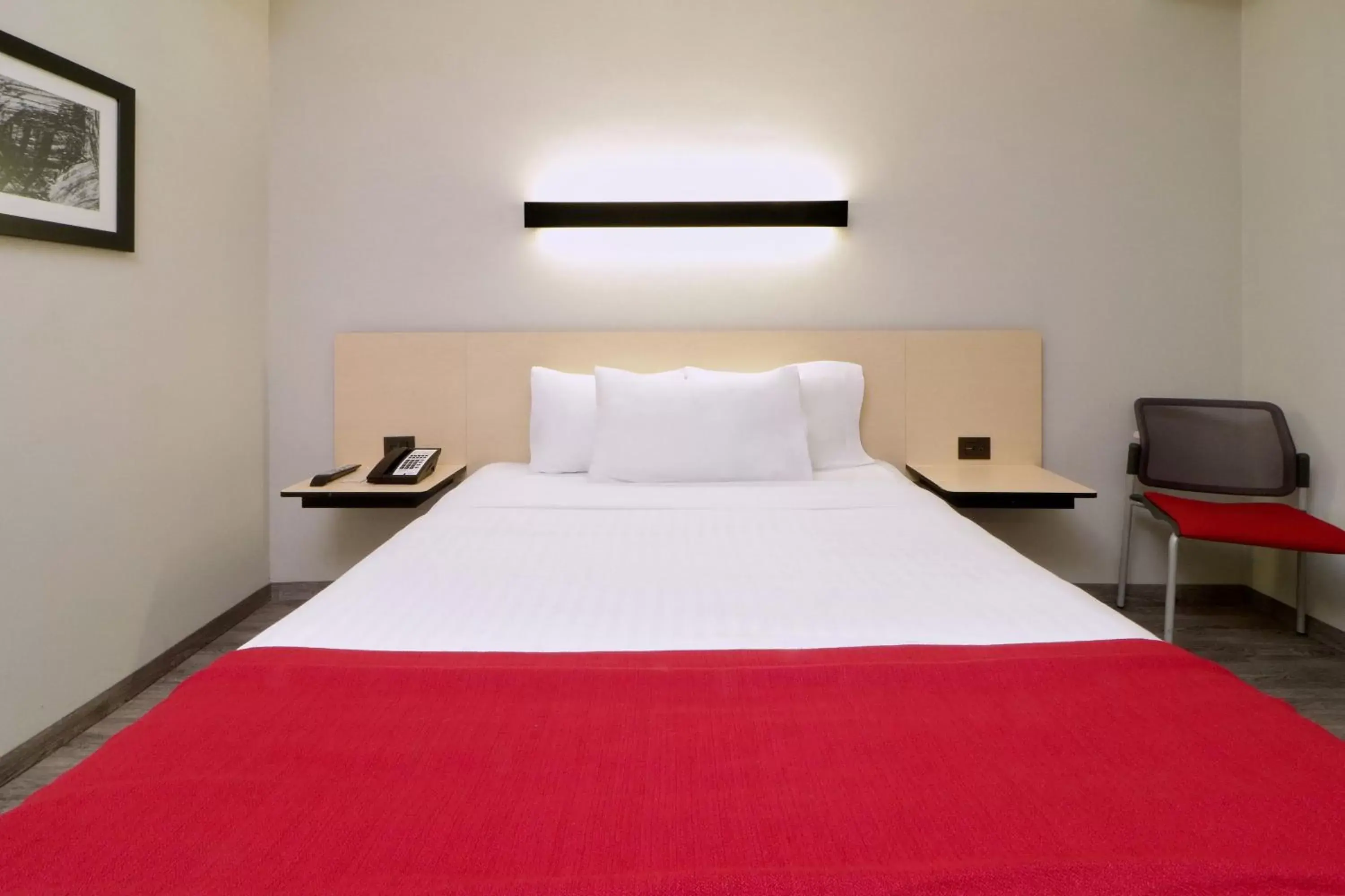 Photo of the whole room, Bed in City Express Plus by Marriott Monterrey Galerías