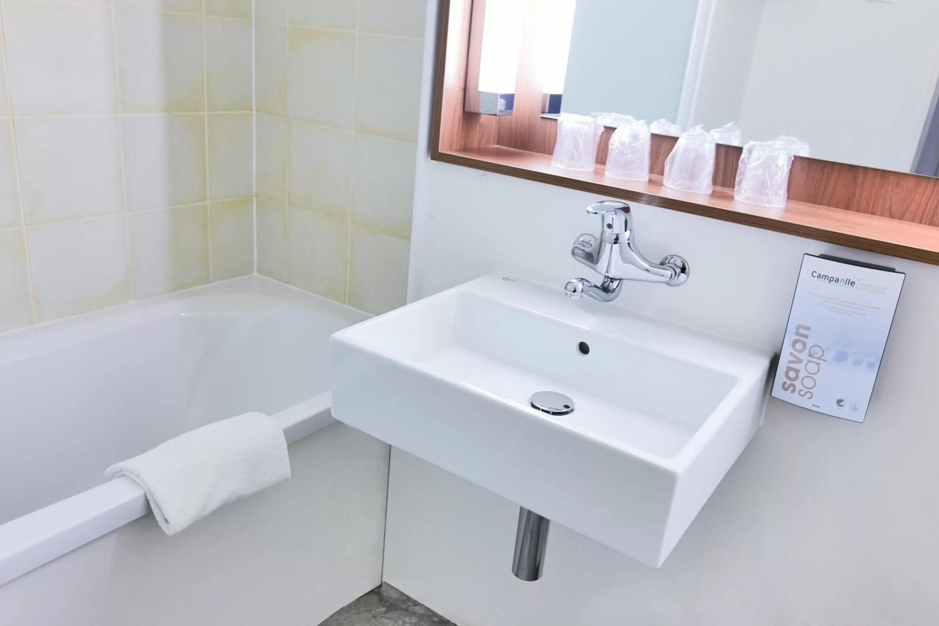 Triple Room with One Double Bed and One Single Bed (3Adults) in Campanile Paris Est - Porte de Bagnolet