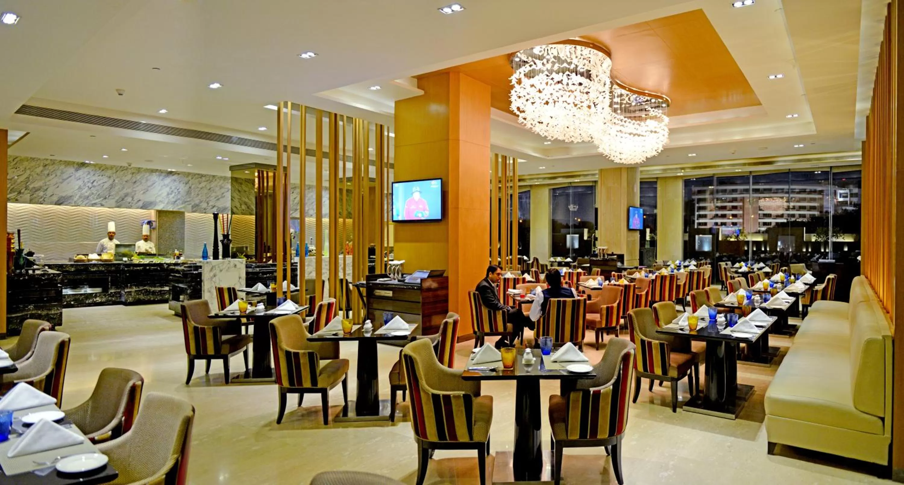 Restaurant/places to eat in Radisson Blu Jaipur