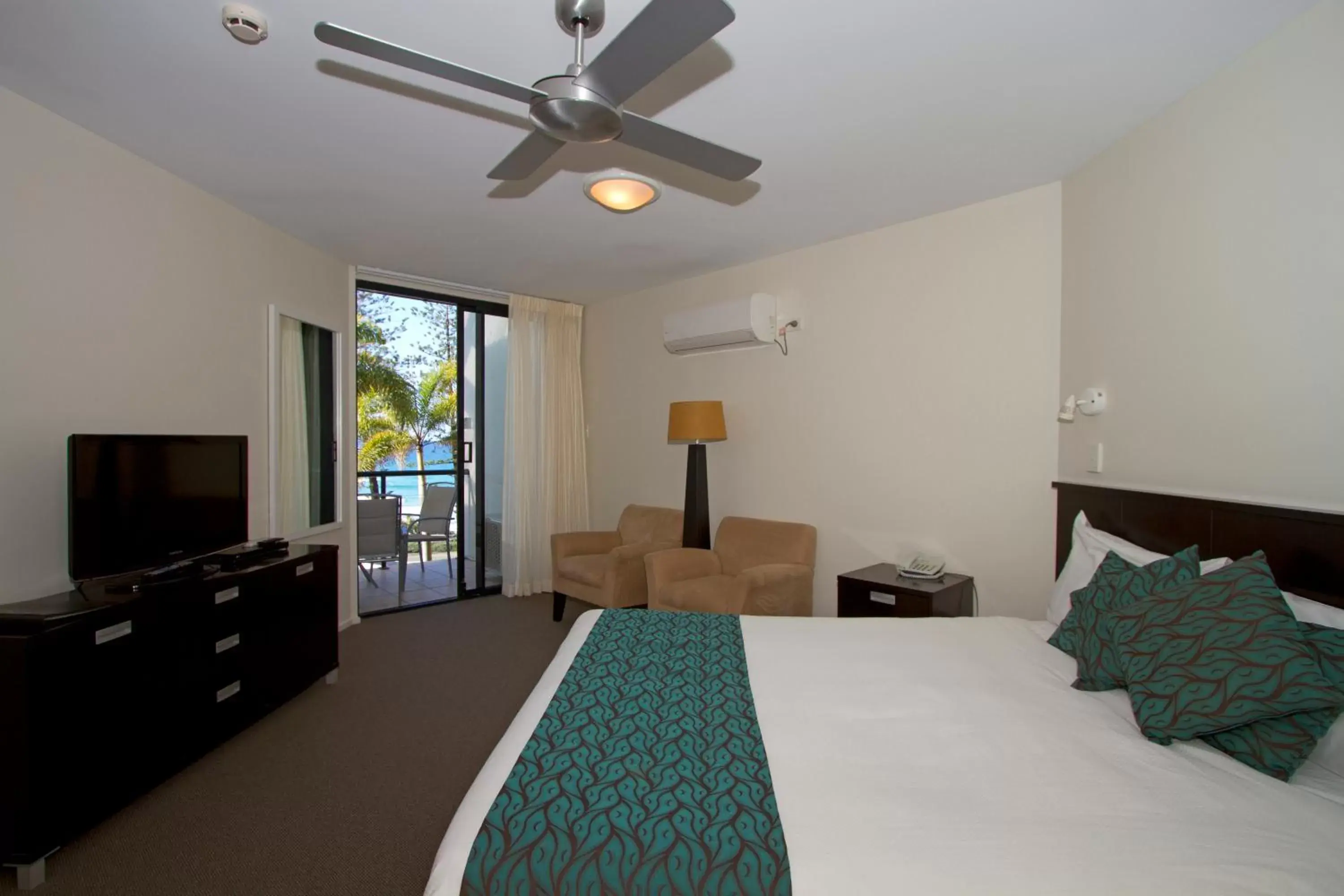 Bed in The Beach Retreat Coolum