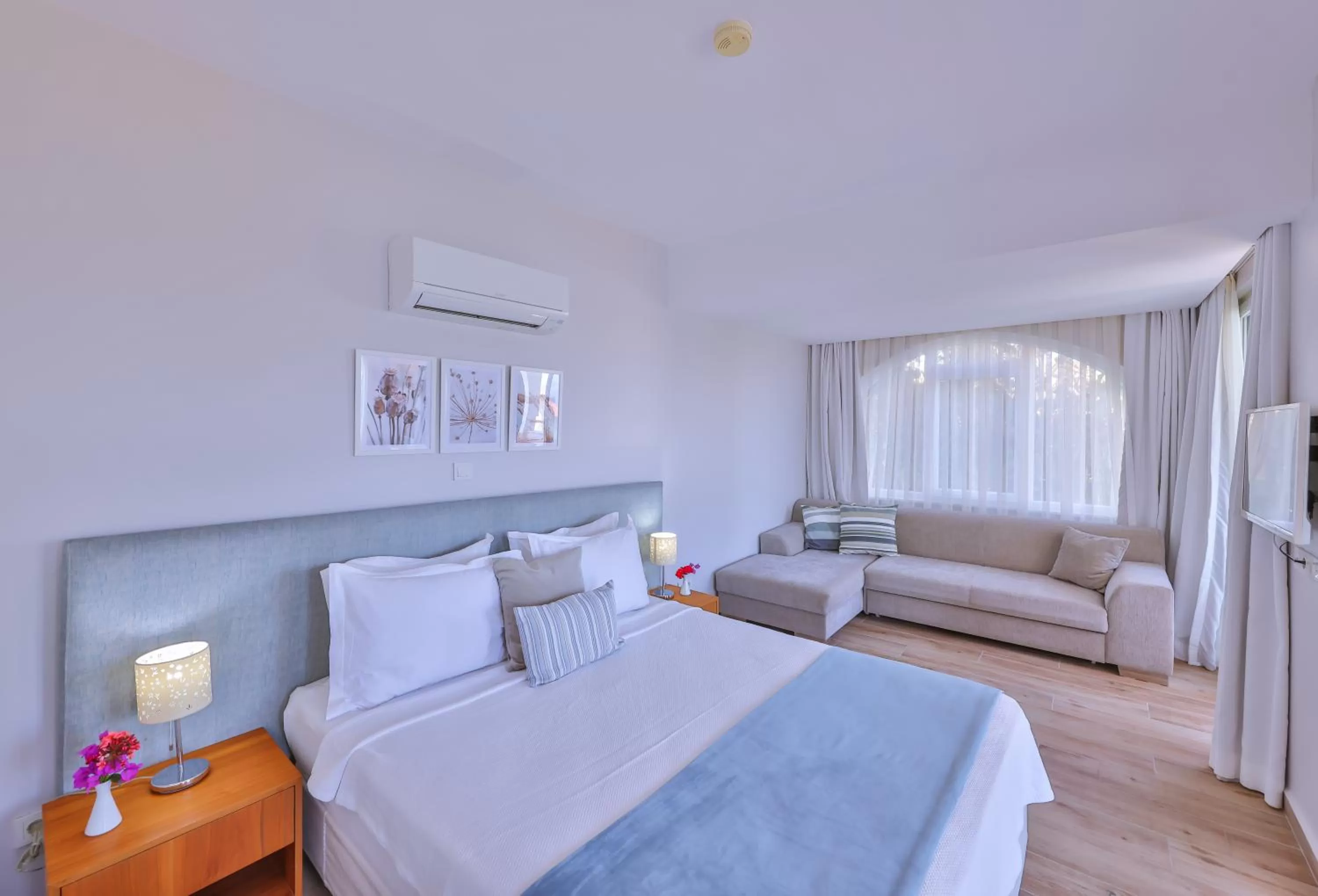 Photo of the whole room, Bed in Olea Nova Hotel