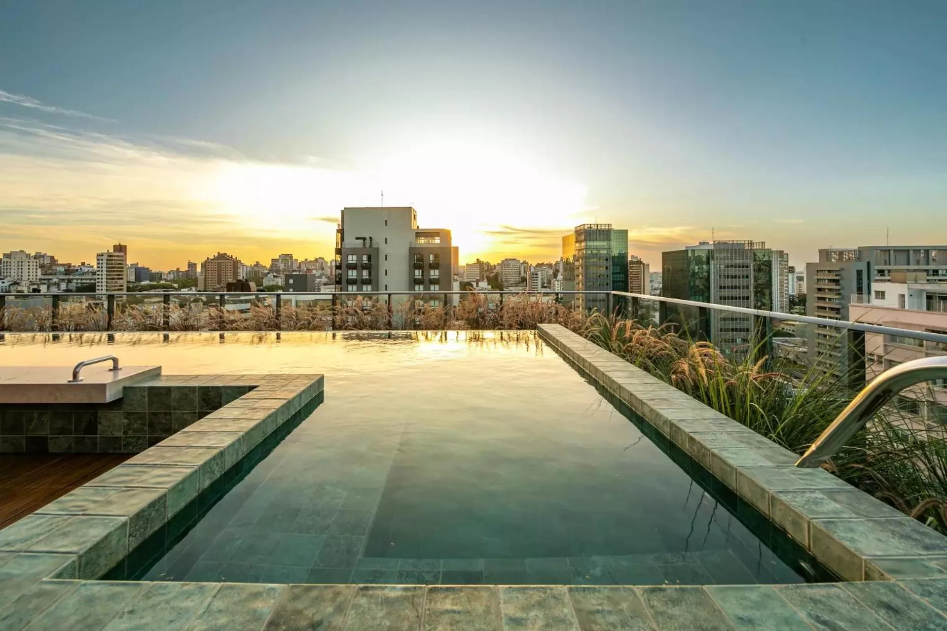 City view, Swimming Pool in Cityhome GO 24 Porto Alegre