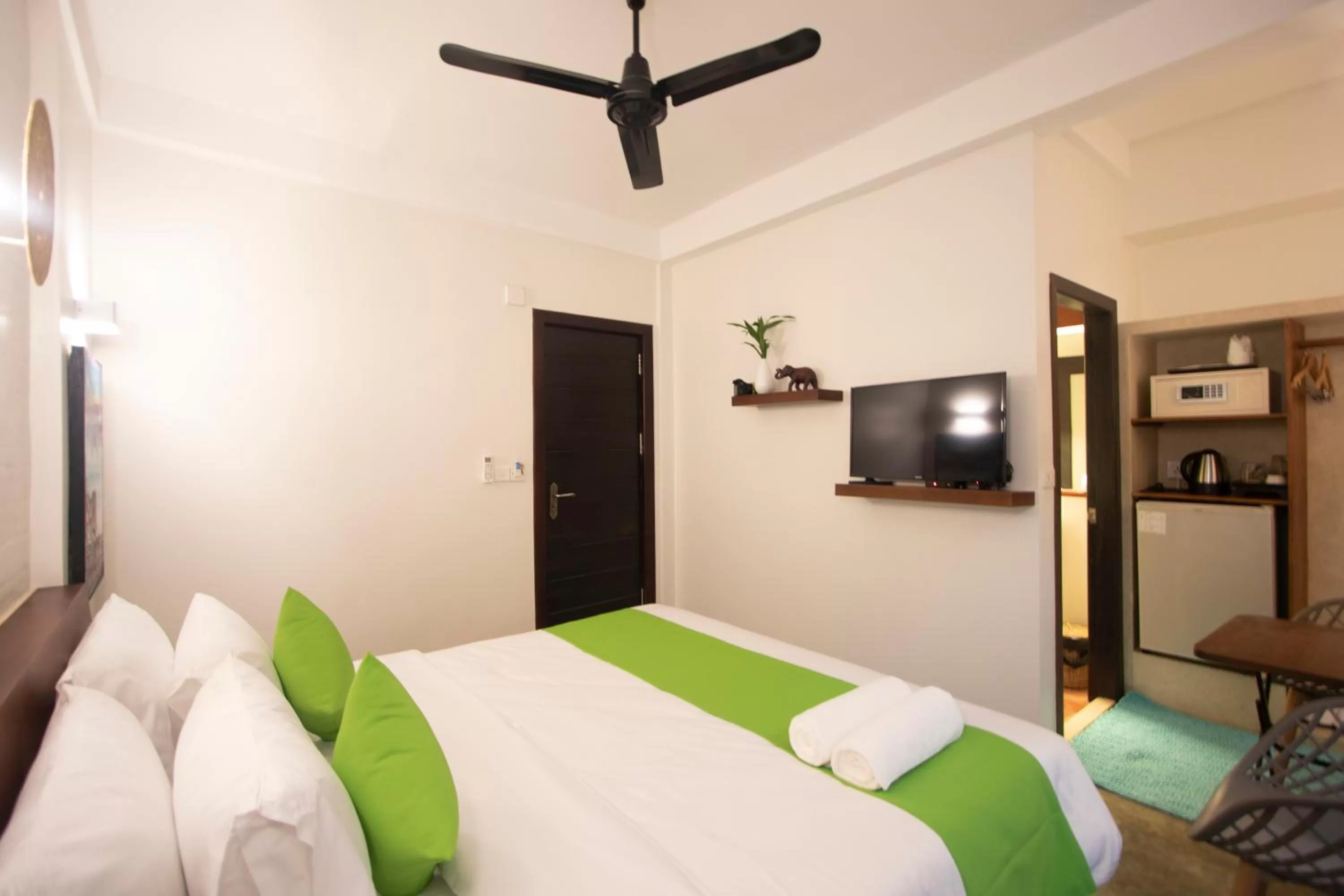 Coffee/tea facilities, Bed in Baahu Villa