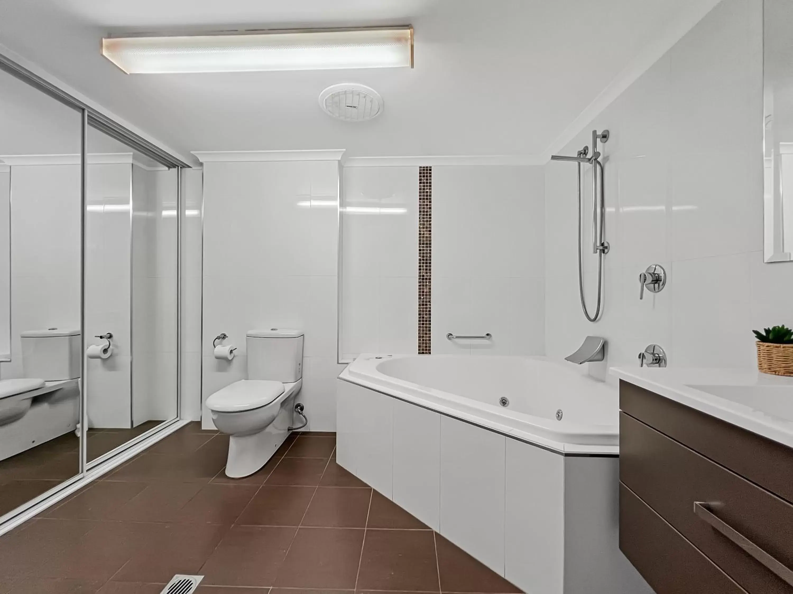 Bathroom in Albacore Apartments