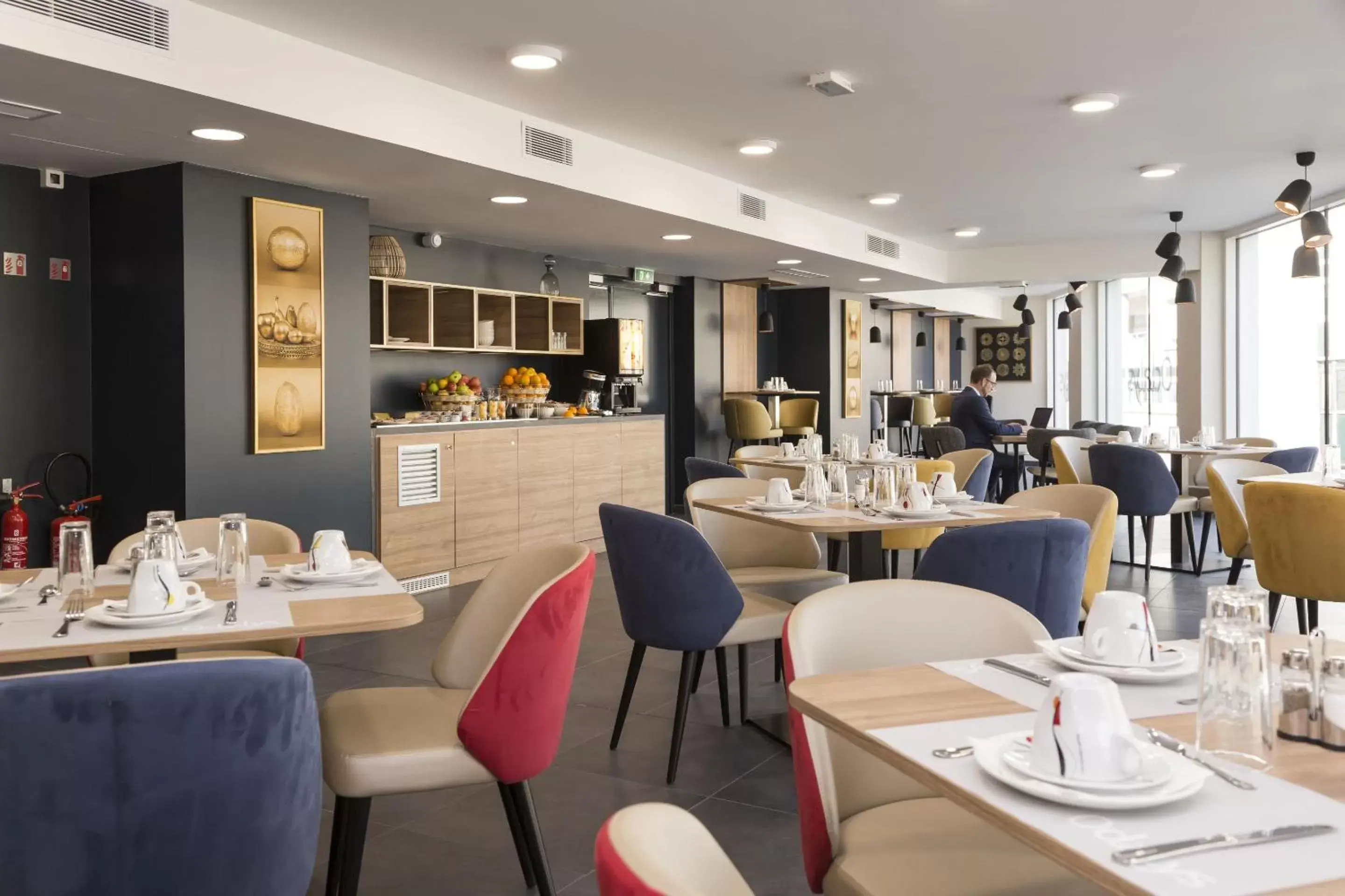 Buffet breakfast, Restaurant/Places to Eat in Odalys City Le Mans Centre Congrès