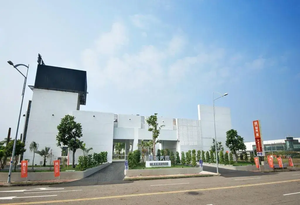 Facade/entrance, Property Building in M Garden Business Hotel