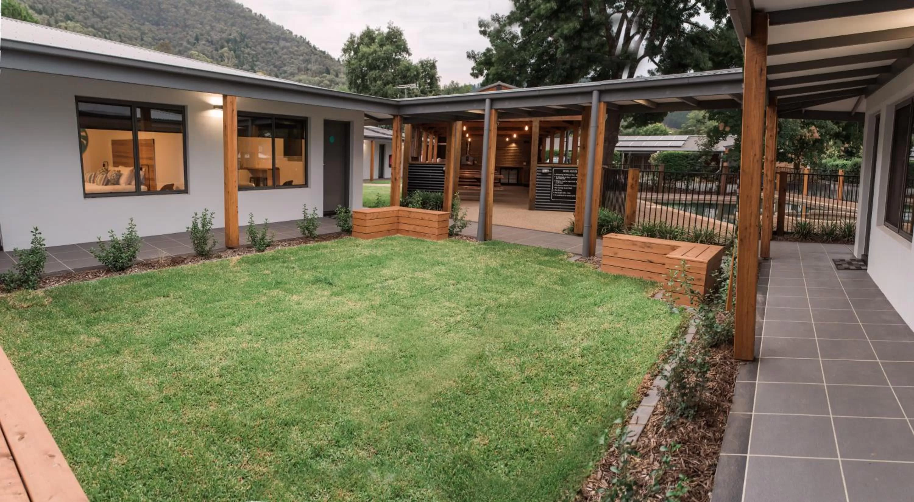 Property building in Bright Colonial Motel