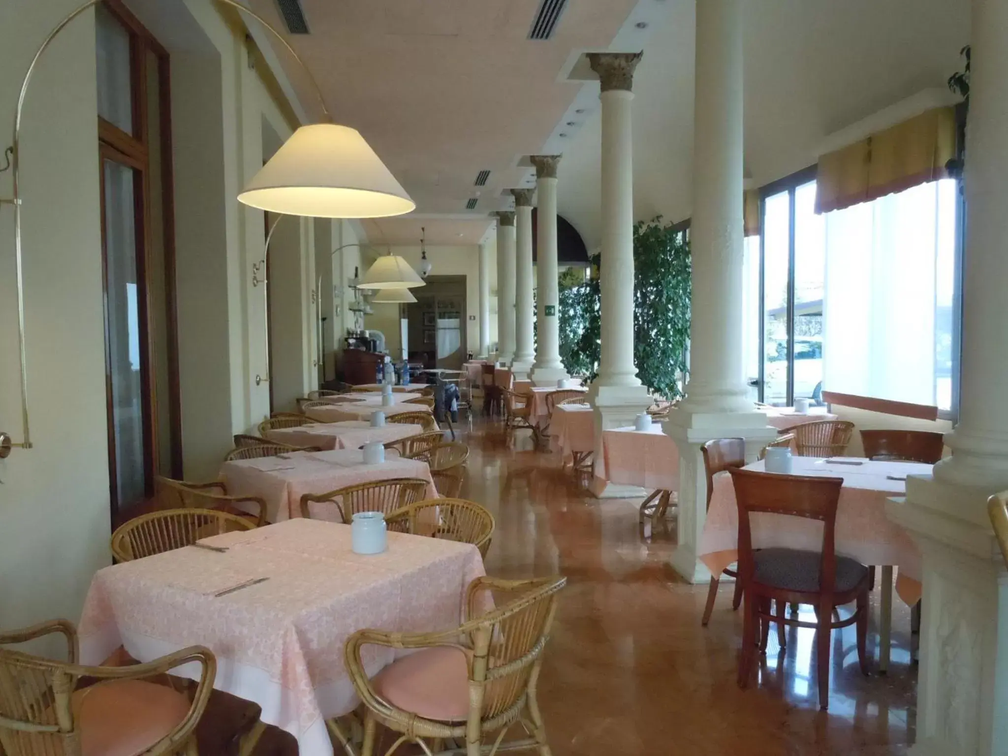 Restaurant/Places to Eat in Terme Preistoriche Resort & Spa