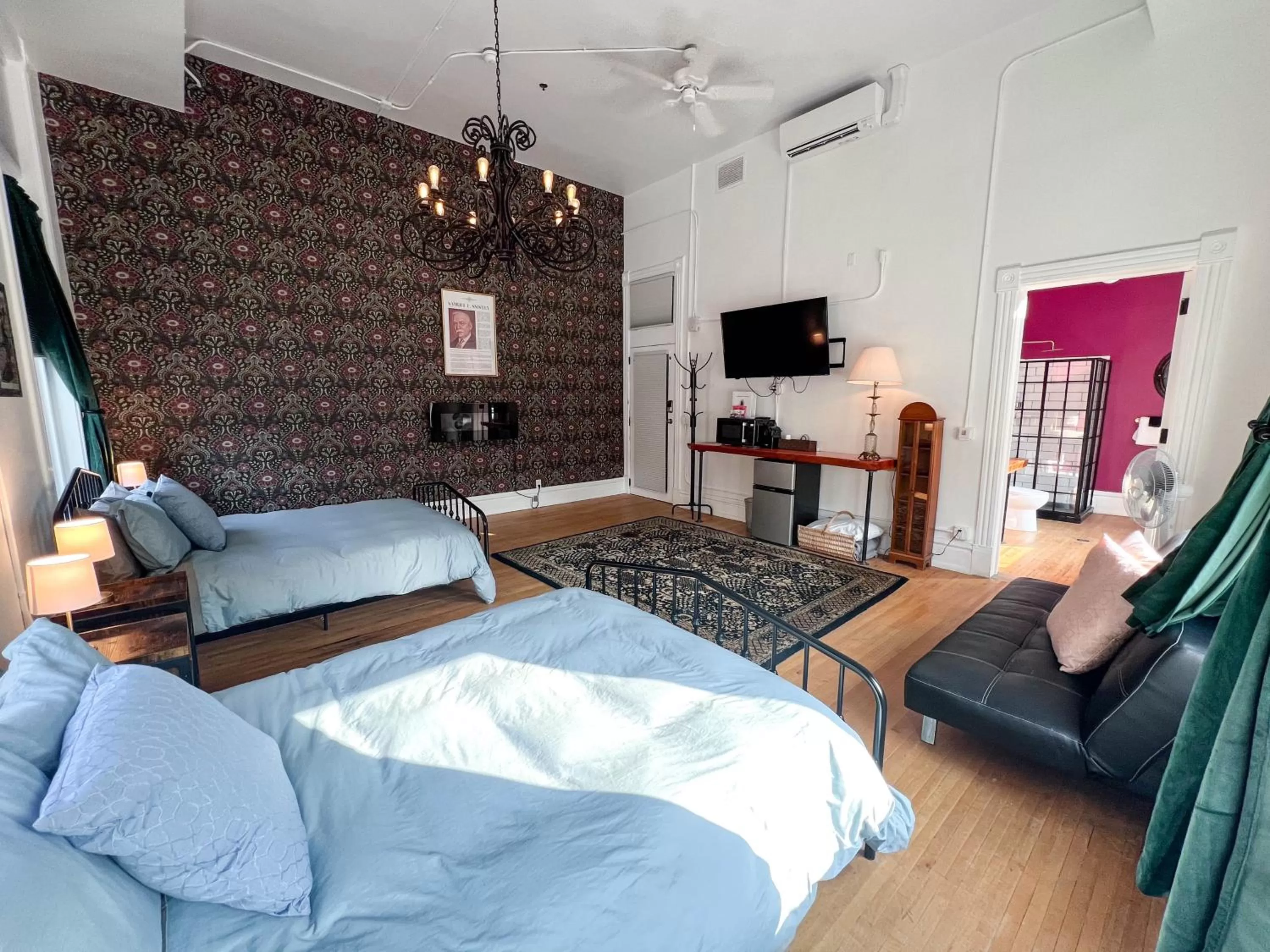 Bed in The Oliver Inn