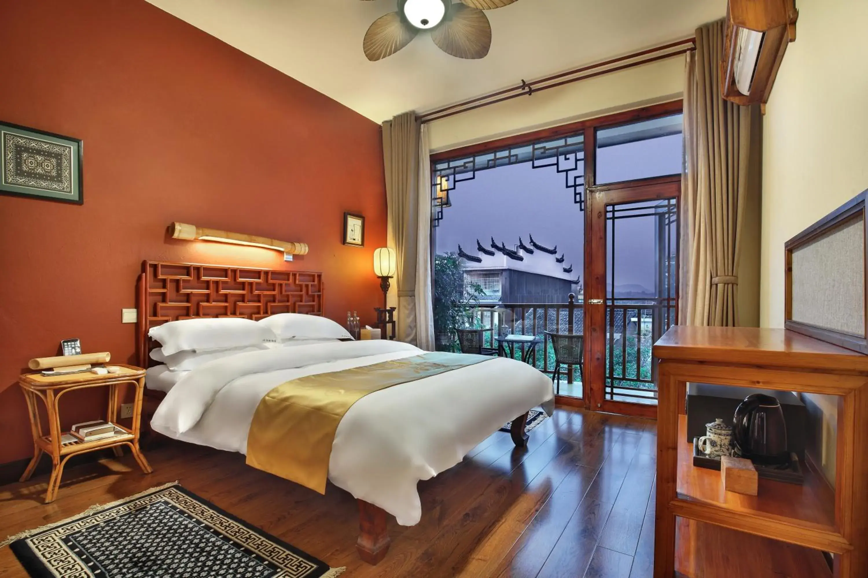 Photo of the whole room, Bed in Yangshuo Village Inn